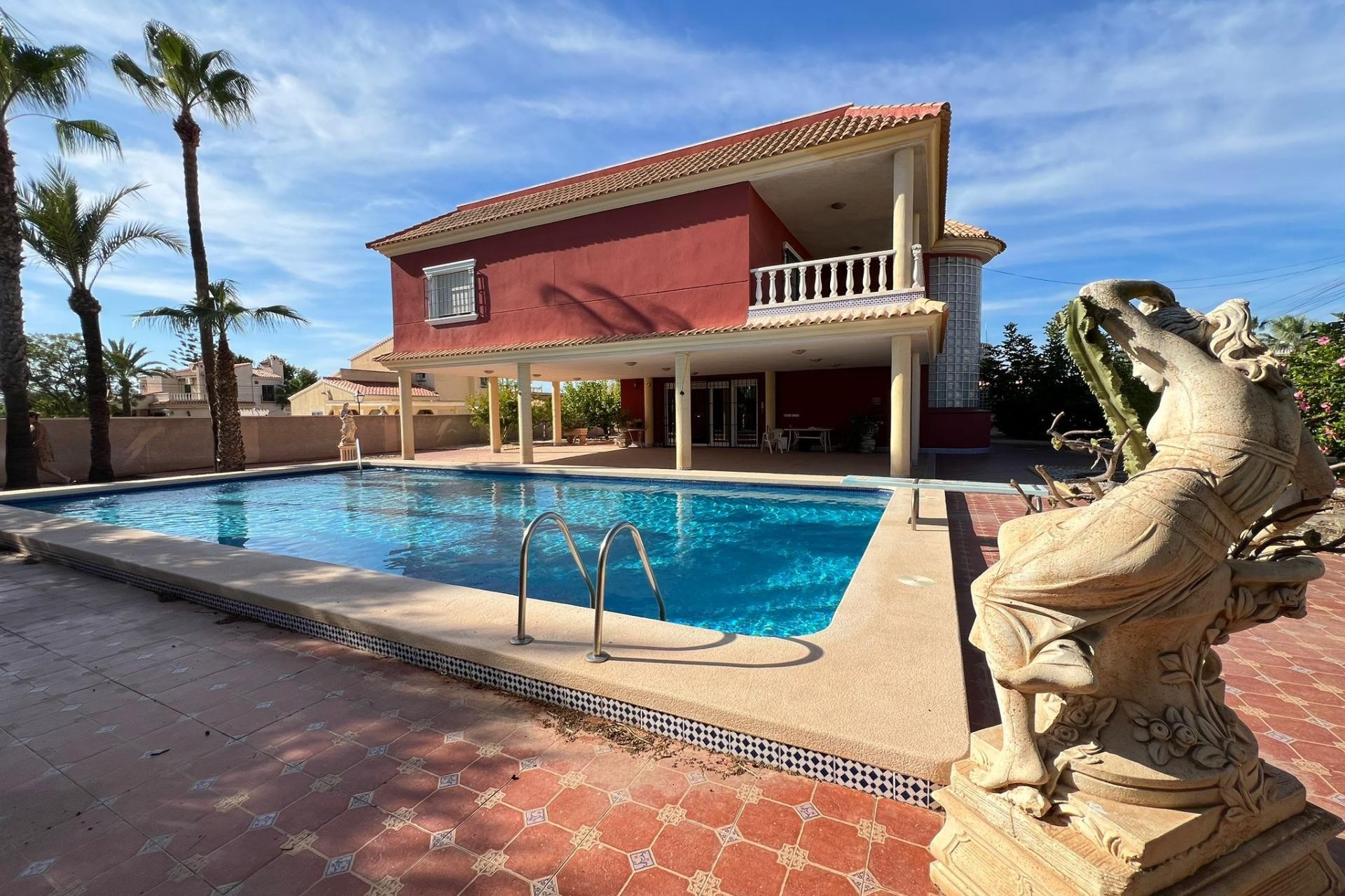 Återförsäljning - Villa -
Torrevieja - Torreta Florida