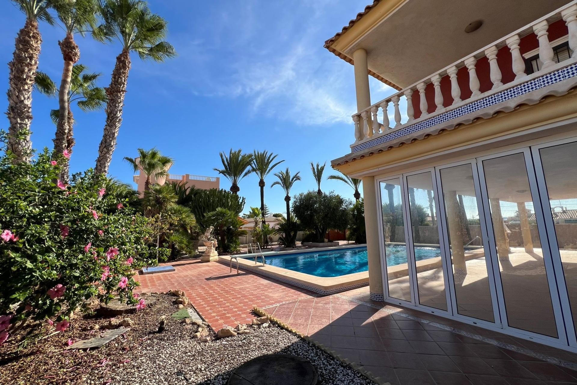 Återförsäljning - Villa -
Torrevieja - Torreta Florida