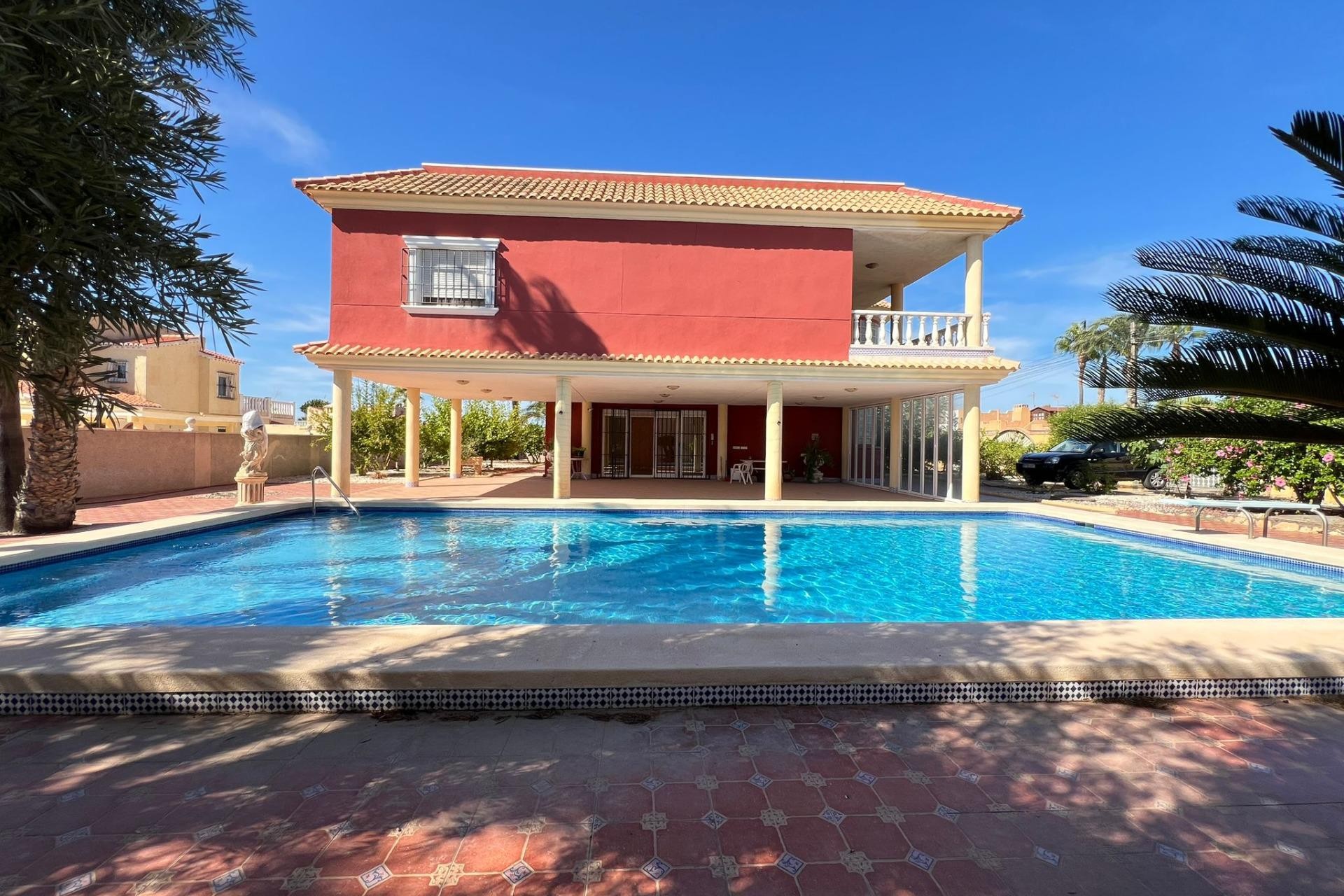 Återförsäljning - Villa -
Torrevieja - Torreta Florida