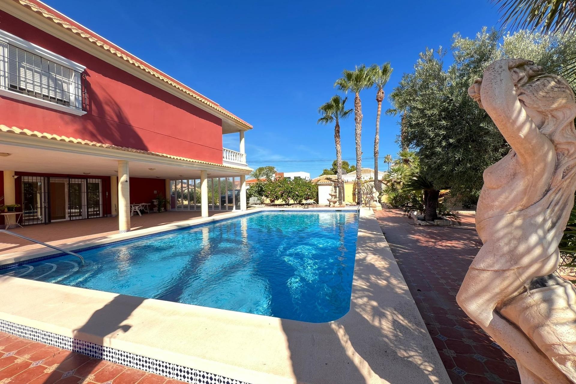 Återförsäljning - Villa -
Torrevieja - Torreta Florida