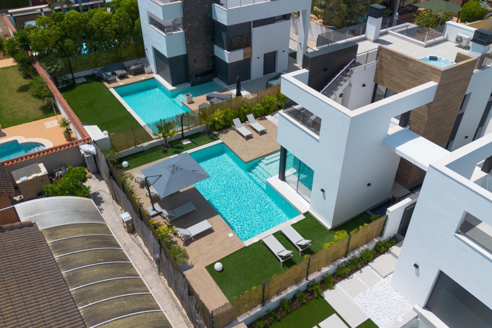 Återförsäljning - Villa -
Torrevieja - Torreta Florida