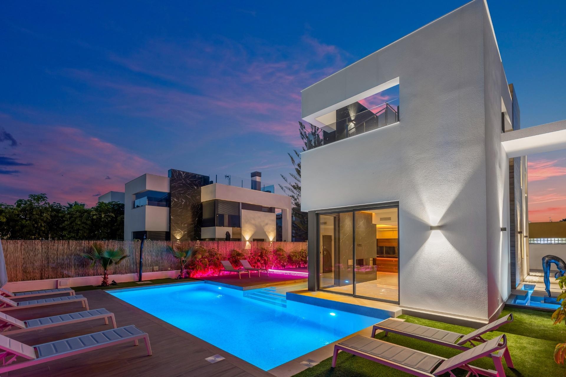 Återförsäljning - Villa -
Torrevieja - Torreta Florida