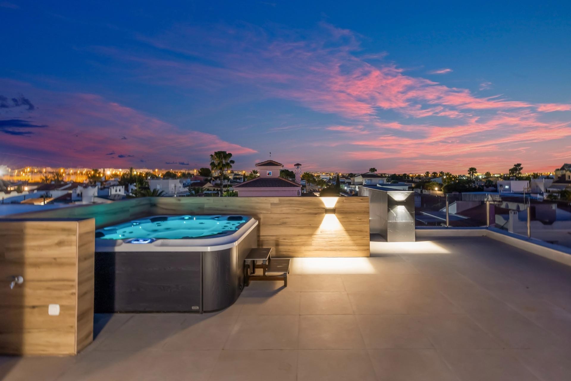 Återförsäljning - Villa -
Torrevieja - Torreta Florida