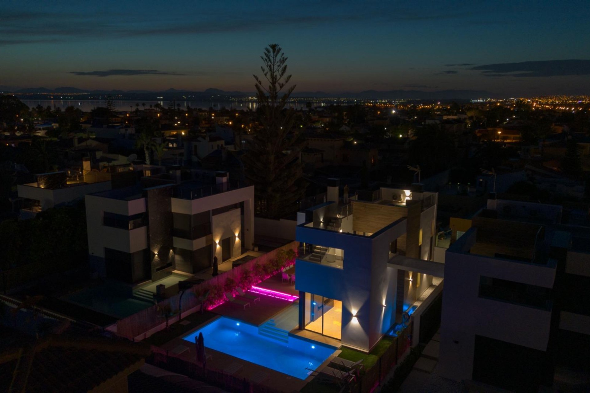 Återförsäljning - Villa -
Torrevieja - Torreta Florida