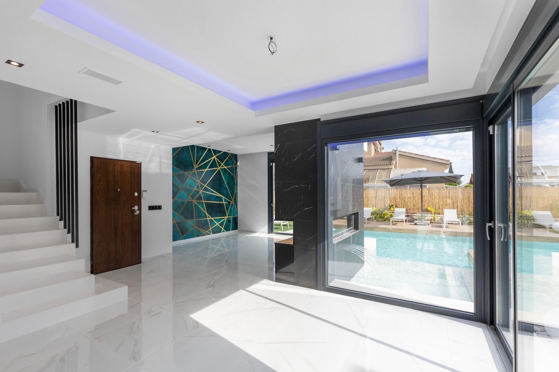 Återförsäljning - Villa -
Torrevieja - Torreta Florida