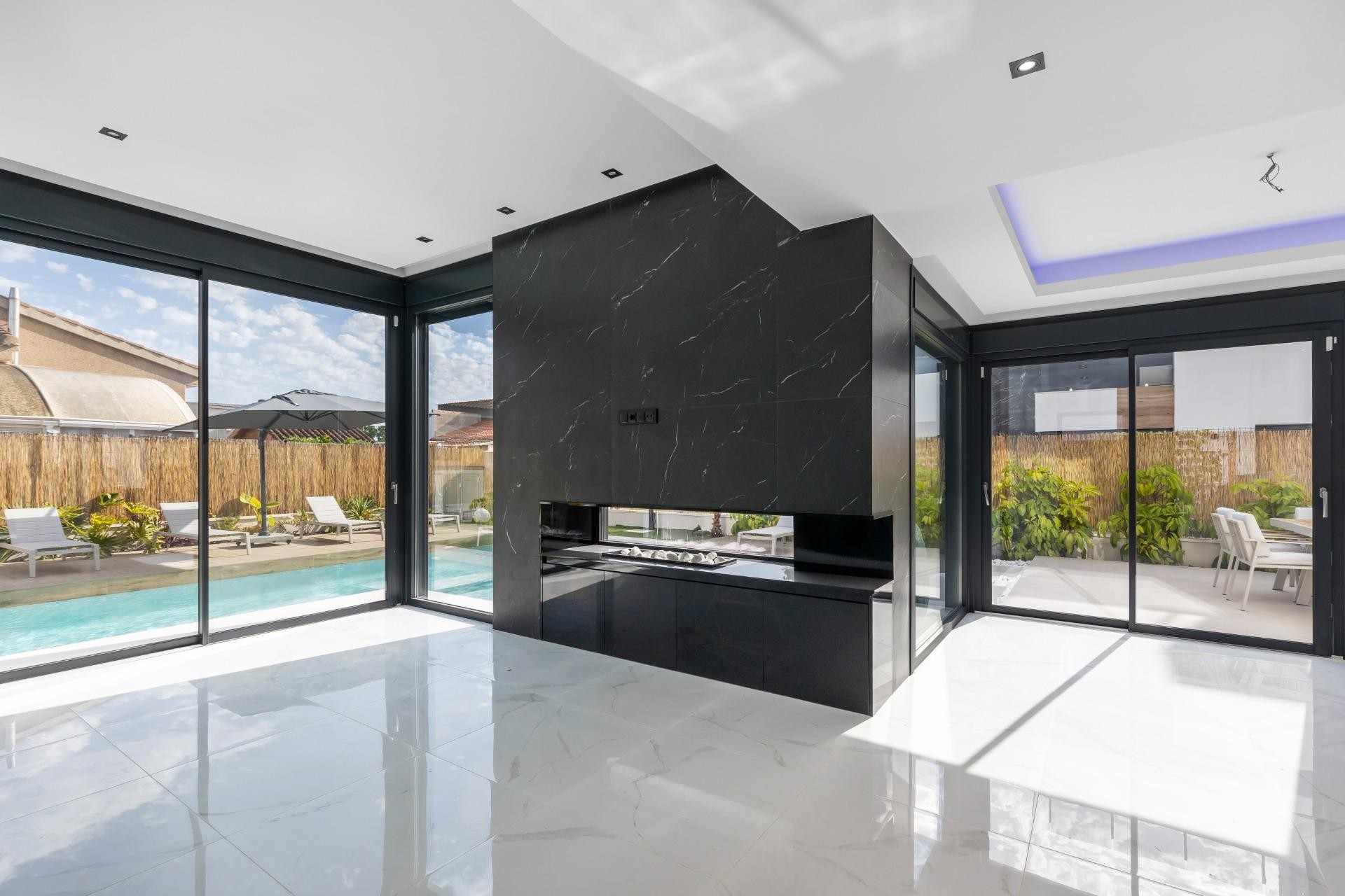 Återförsäljning - Villa -
Torrevieja - Torreta Florida