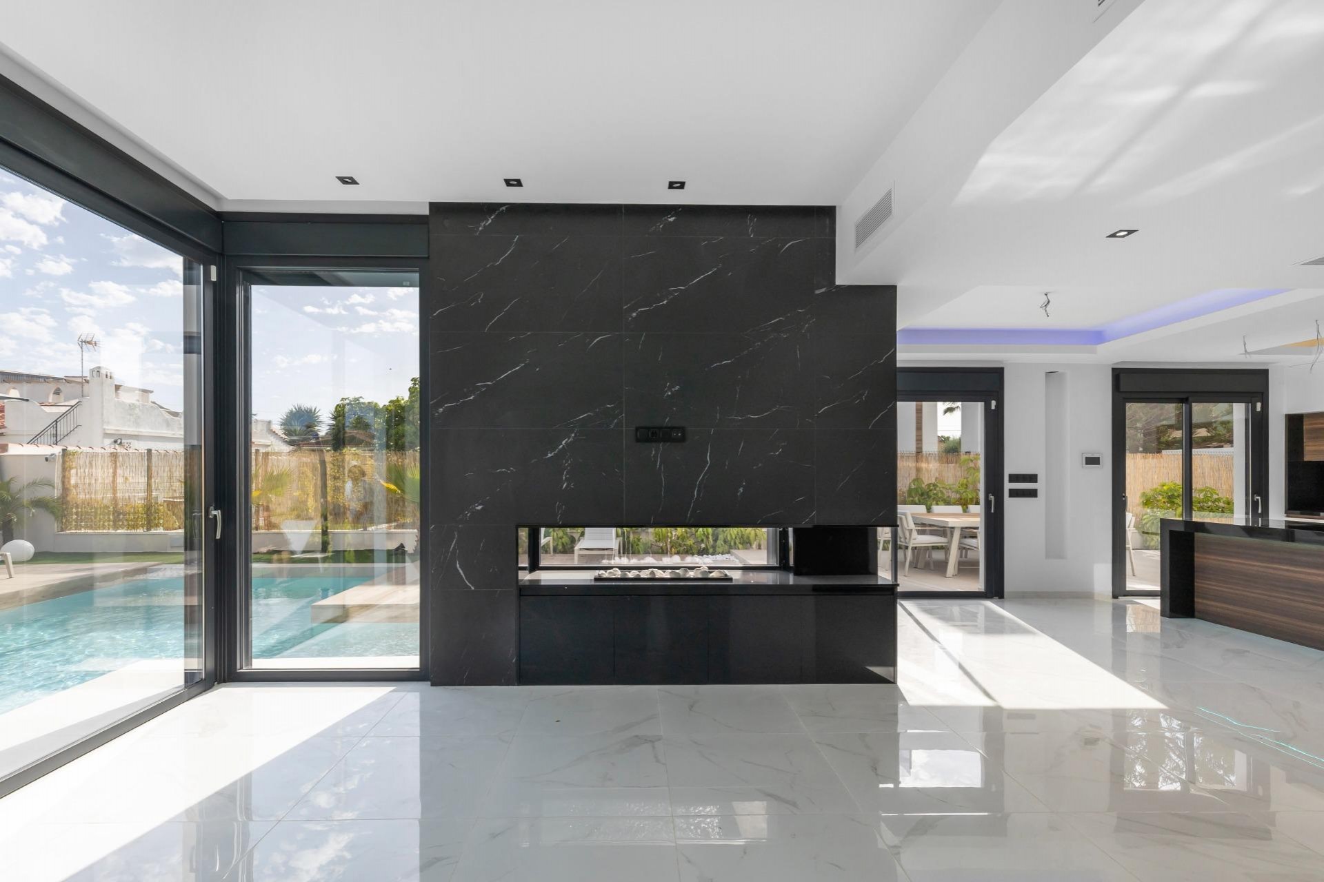 Återförsäljning - Villa -
Torrevieja - Torreta Florida