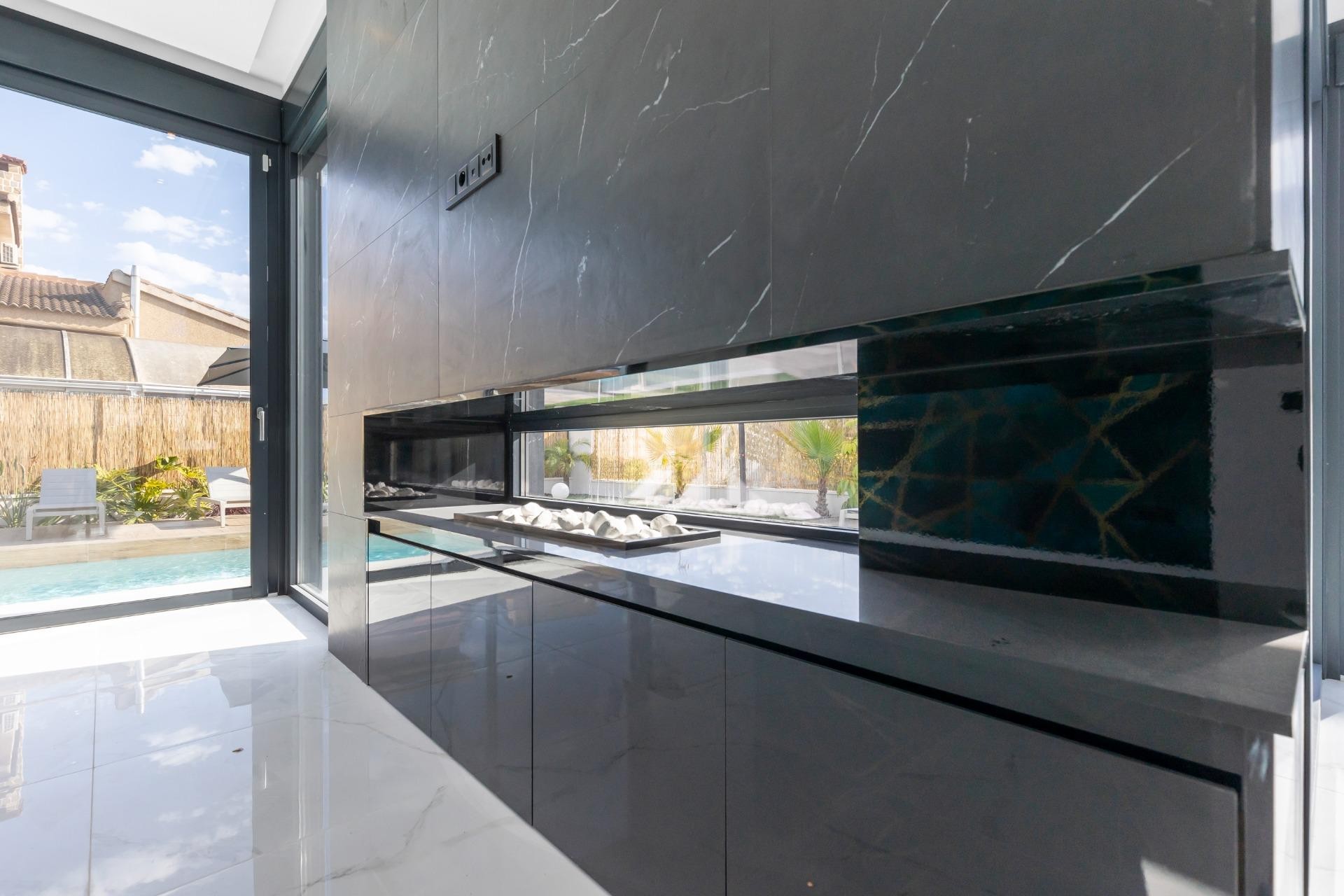 Återförsäljning - Villa -
Torrevieja - Torreta Florida