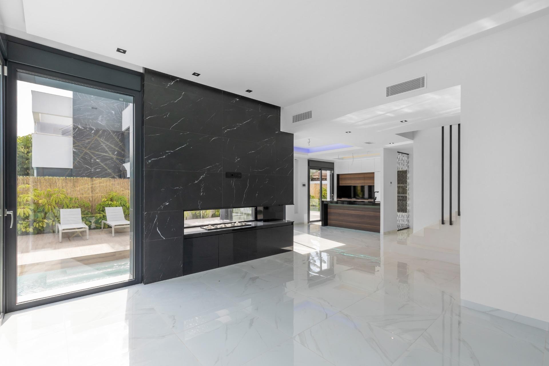 Återförsäljning - Villa -
Torrevieja - Torreta Florida