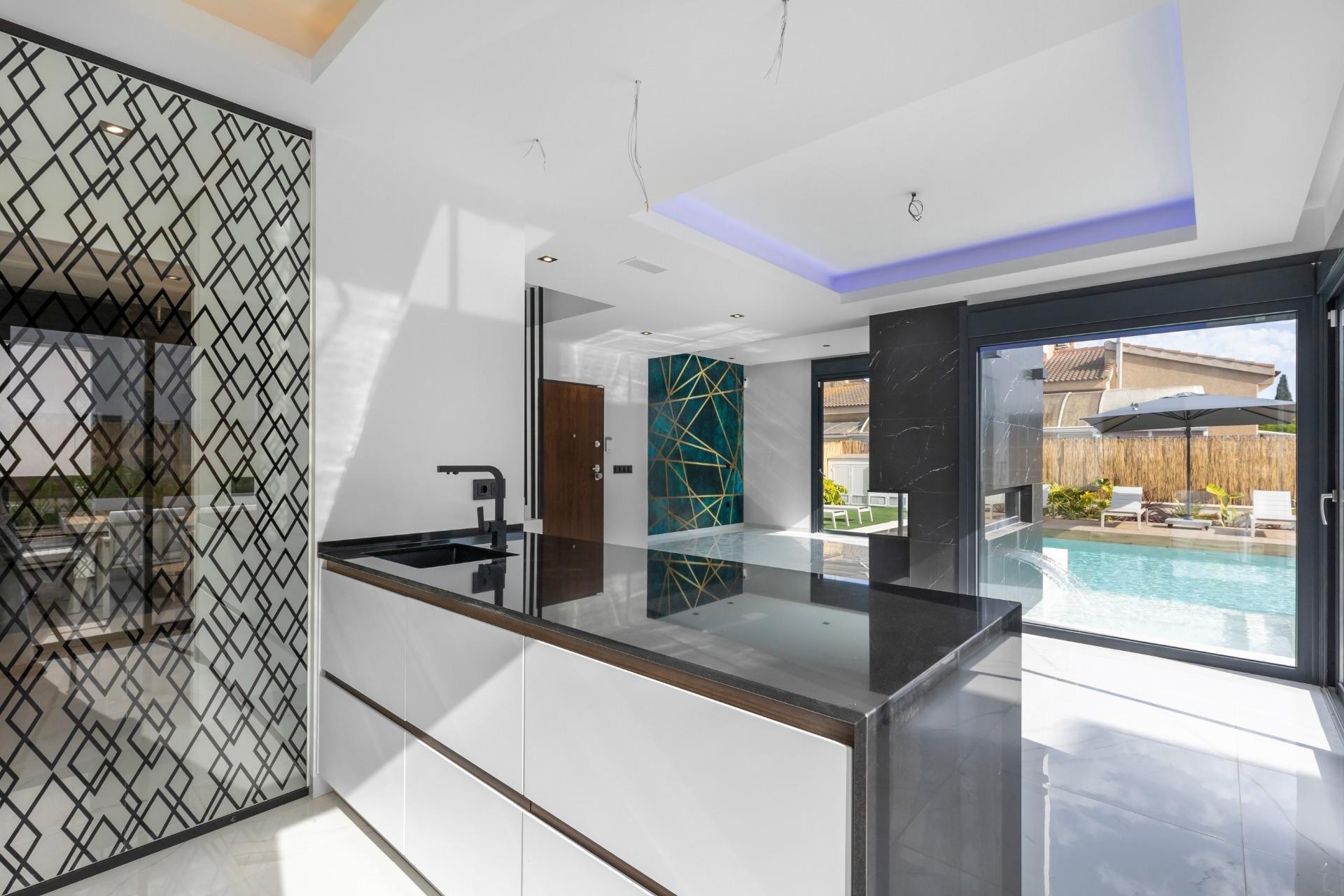 Återförsäljning - Villa -
Torrevieja - Torreta Florida