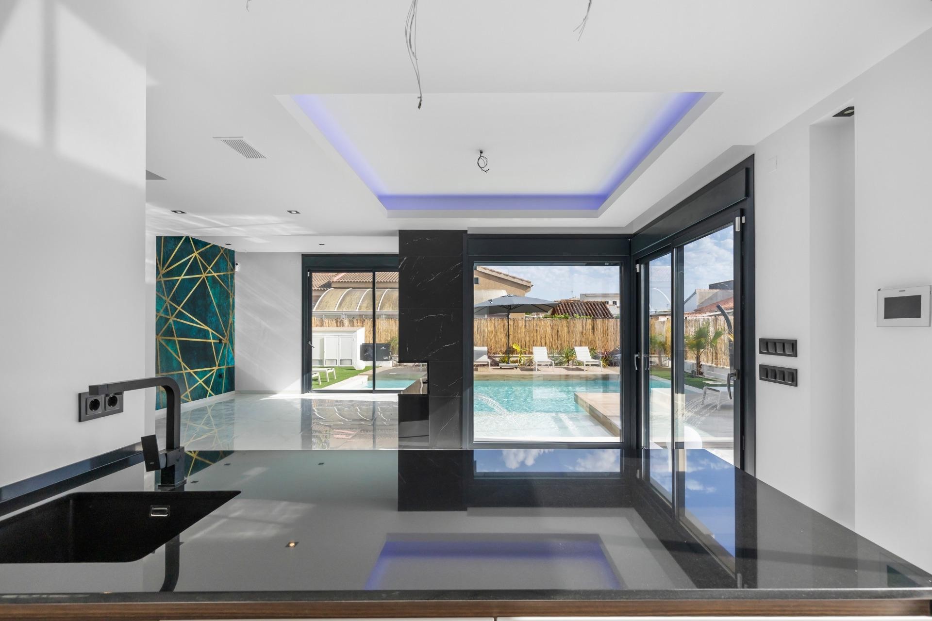 Återförsäljning - Villa -
Torrevieja - Torreta Florida