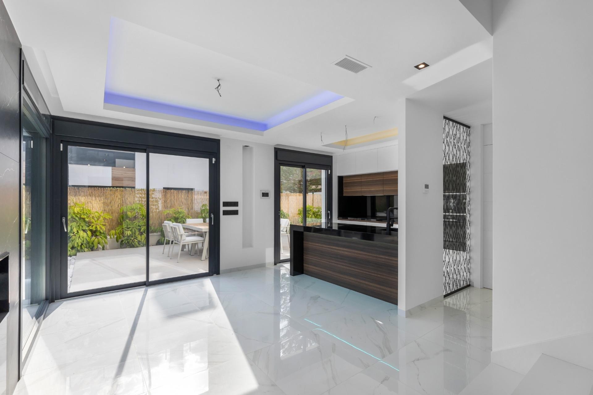 Återförsäljning - Villa -
Torrevieja - Torreta Florida