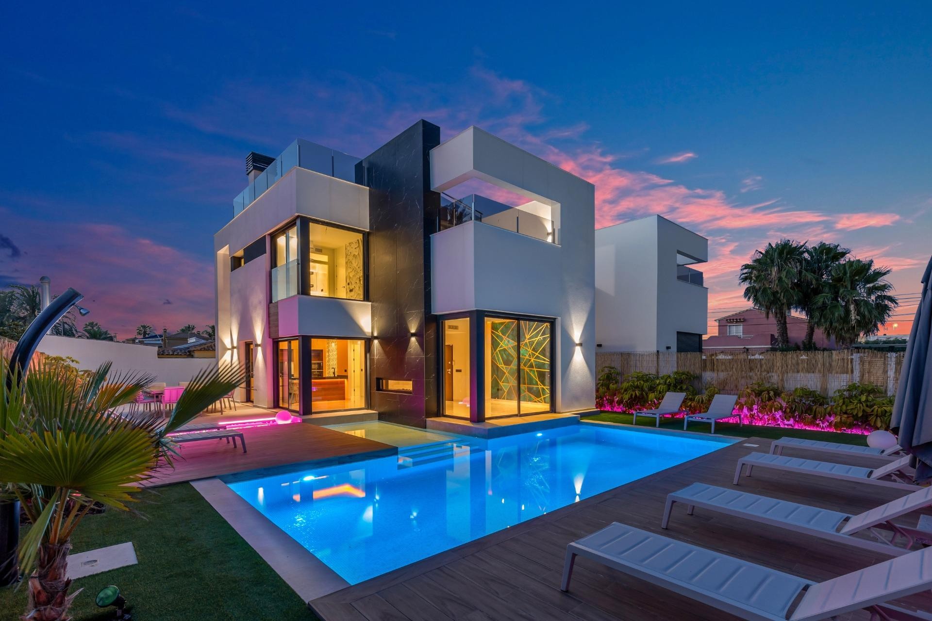 Återförsäljning - Villa -
Torrevieja - Torreta Florida