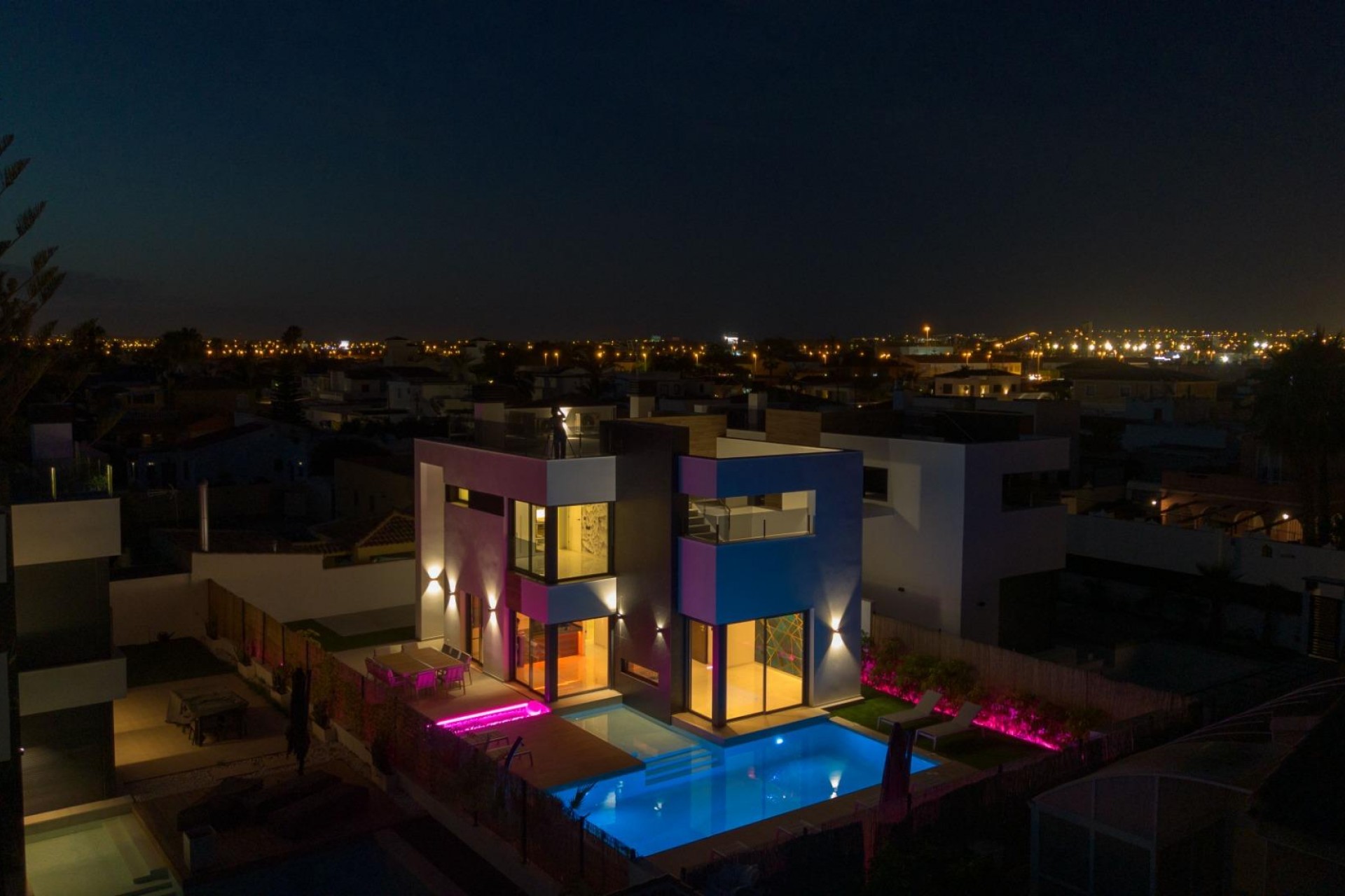 Återförsäljning - Villa -
Torrevieja - Torreta Florida