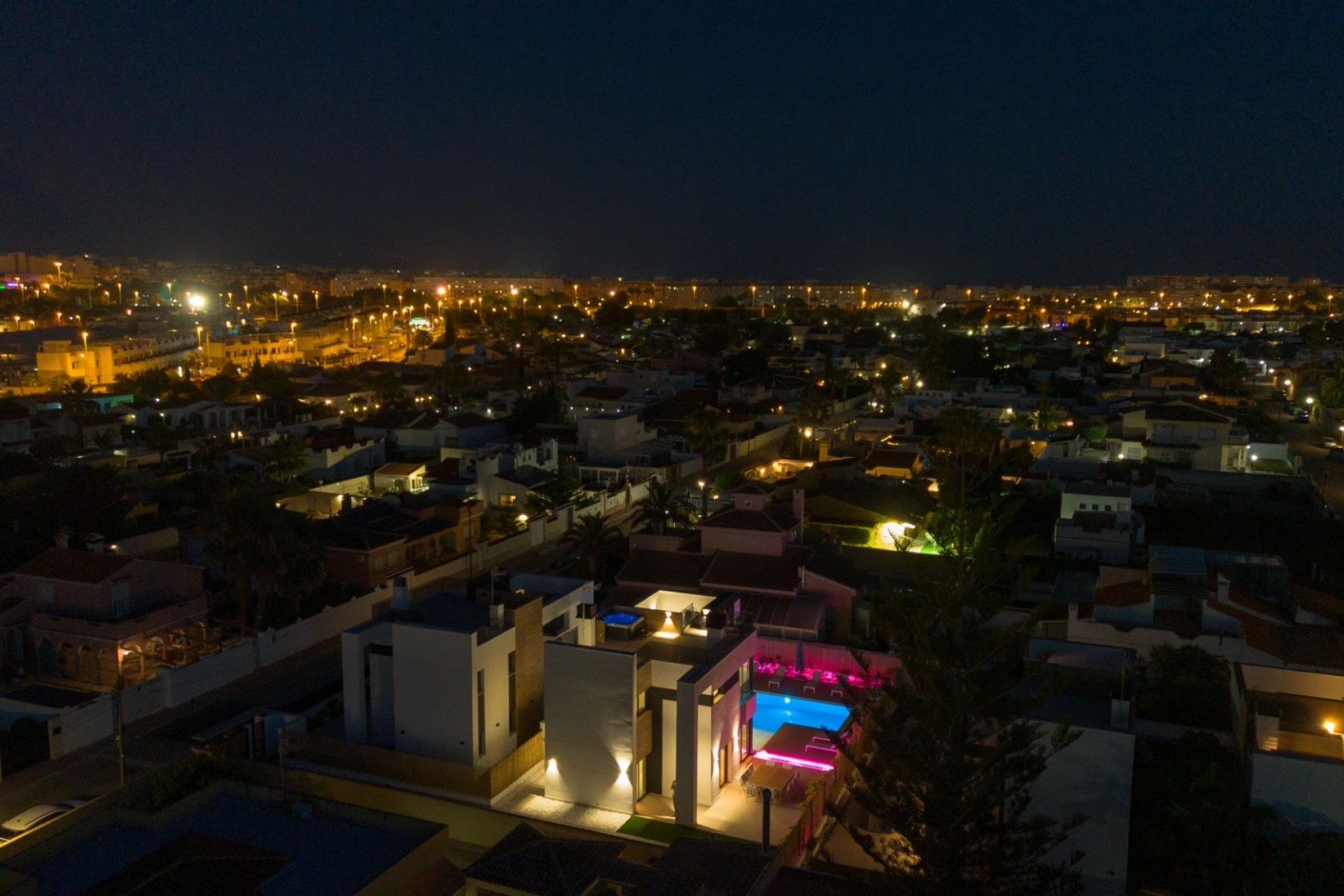 Återförsäljning - Villa -
Torrevieja - Torreta Florida
