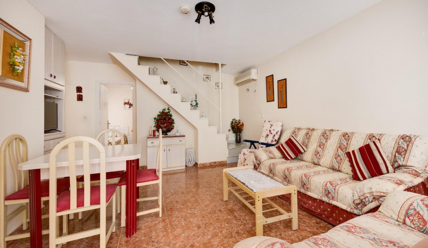 Återförsäljning - Villa -
Torrevieja - Torretas