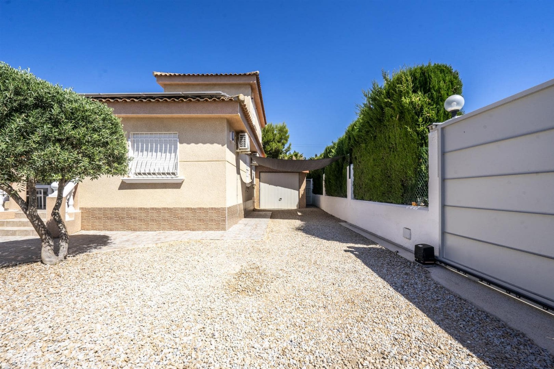 Återförsäljning - Villa -
Valle Del Sol - Inland