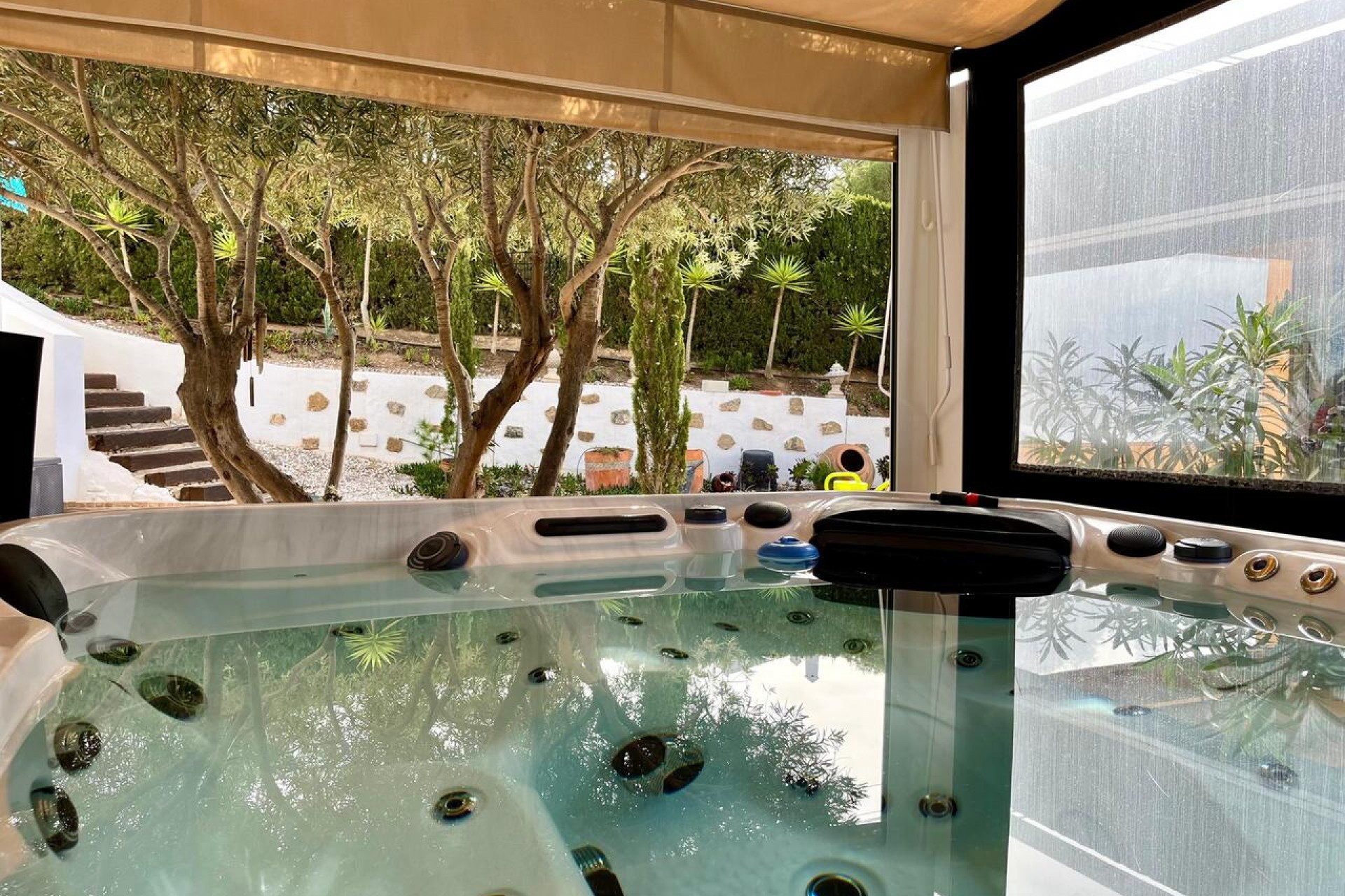 Återförsäljning - Villa -
Villamartin - Costa Blanca