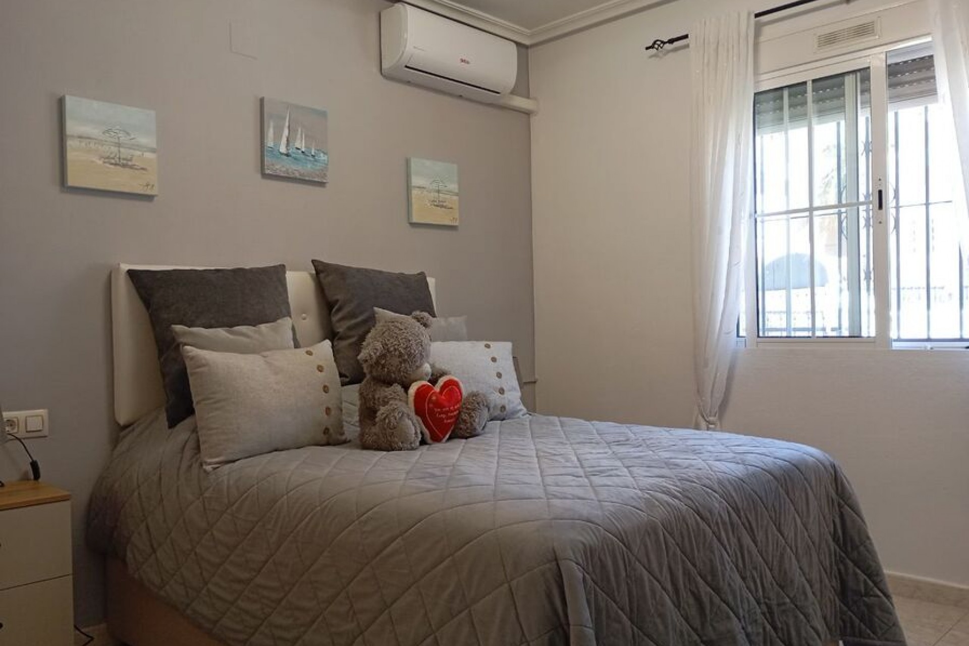 Återförsäljning - Villa -
Villamartin - Costa Blanca