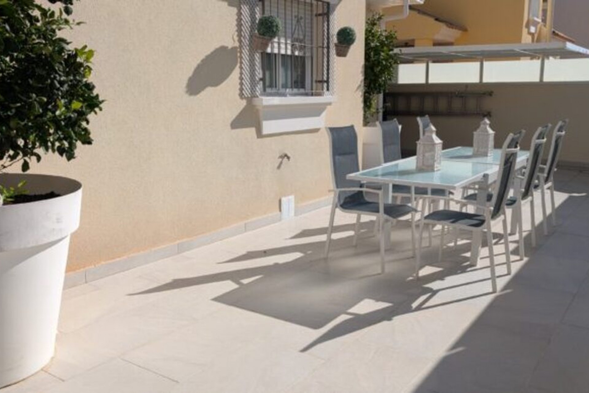 Återförsäljning - Villa -
Villamartin - Costa Blanca