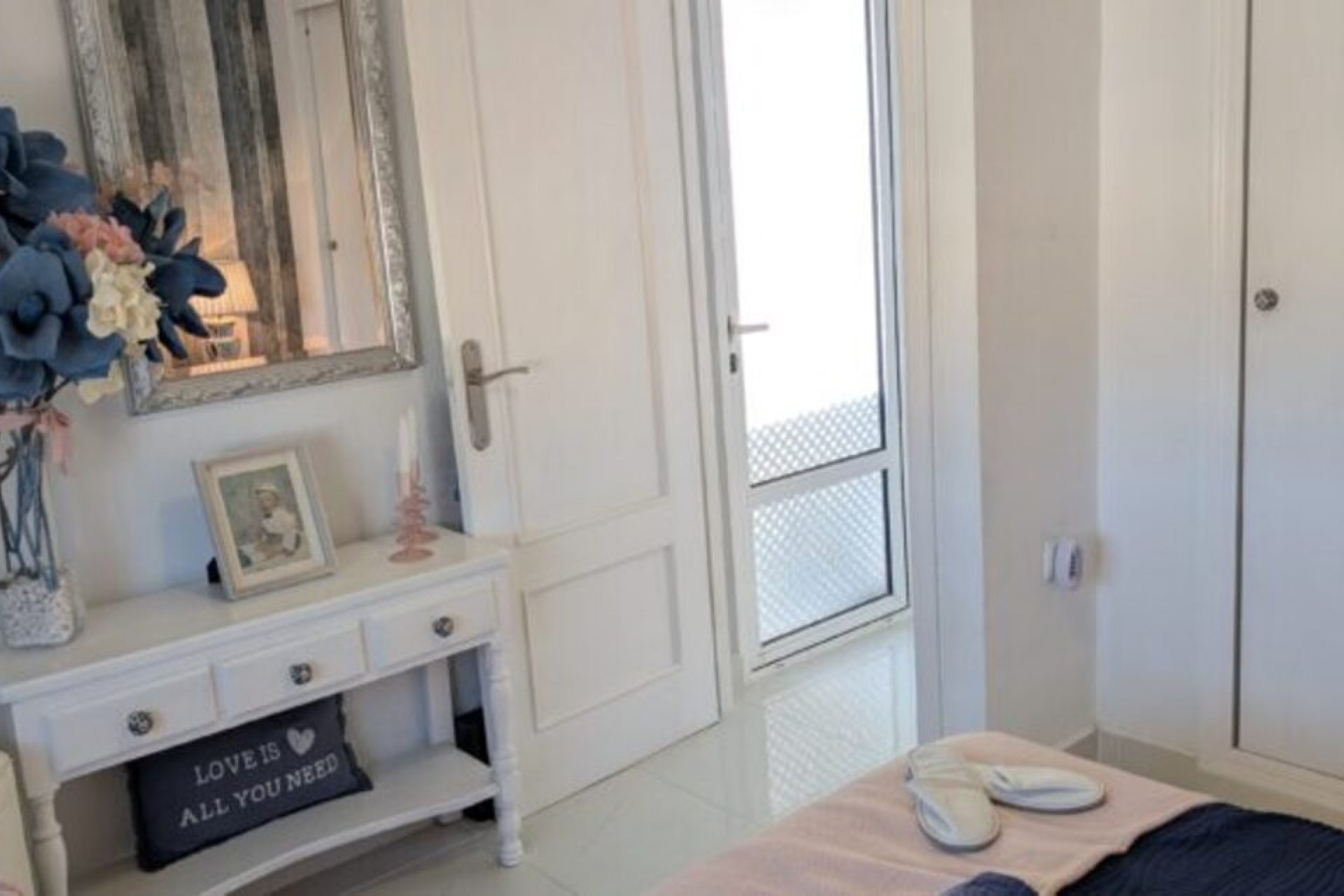 Återförsäljning - Villa -
Villamartin - Costa Blanca