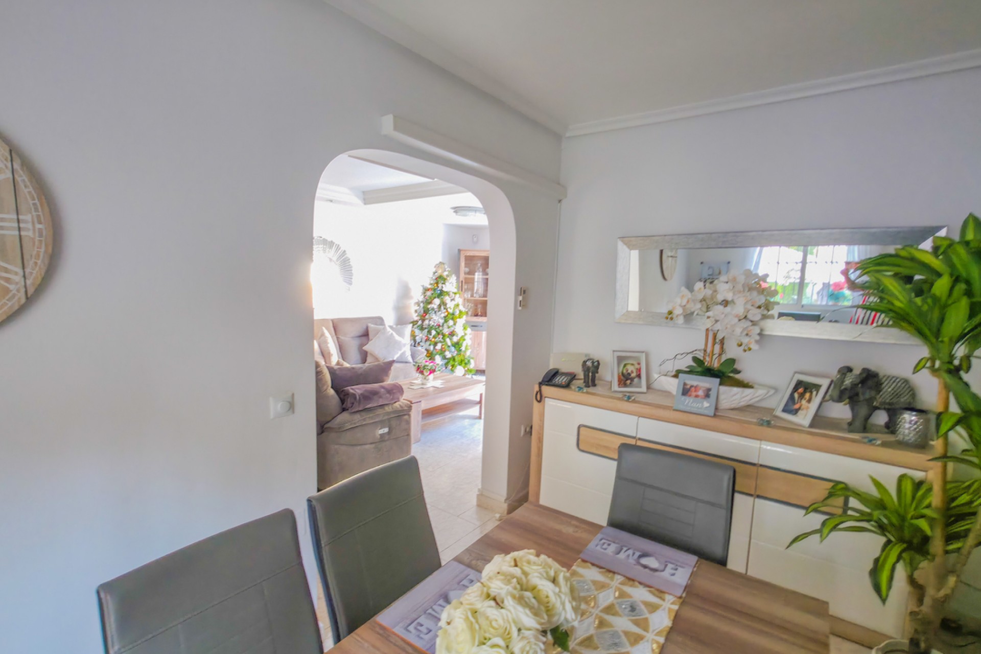 Återförsäljning - Villa -
Villamartin - Costa Blanca