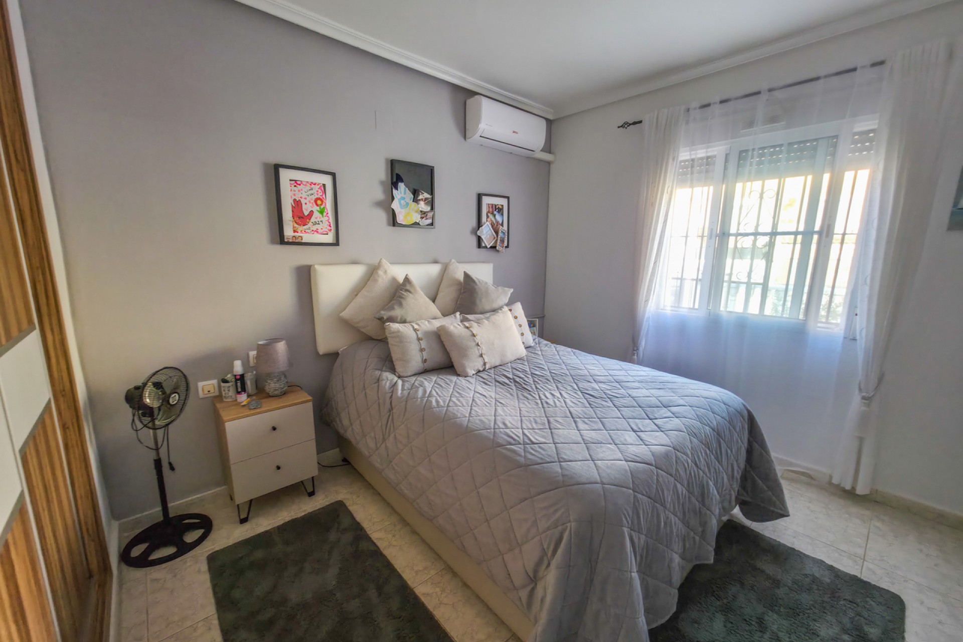 Återförsäljning - Villa -
Villamartin - Costa Blanca