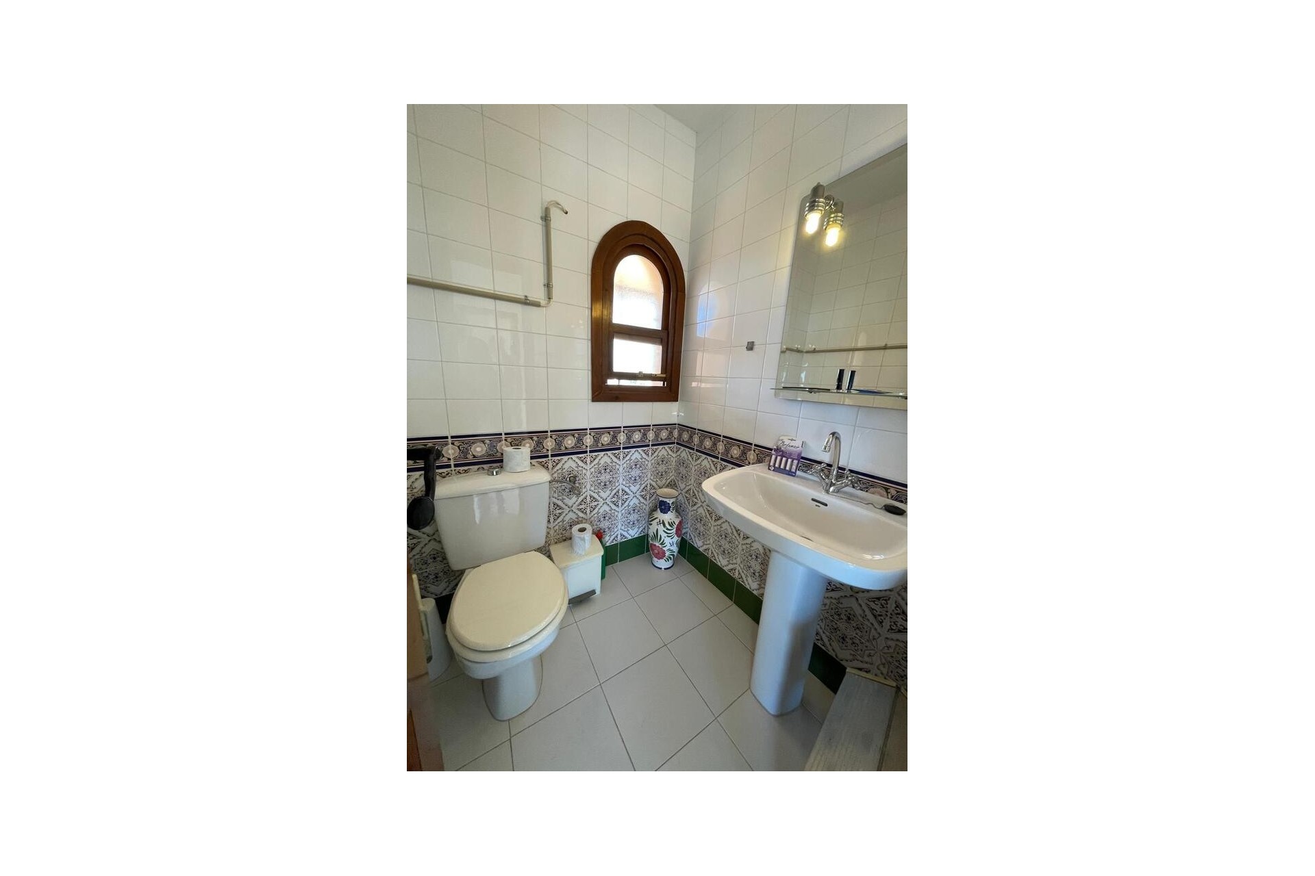 Återförsäljning - Villa -
Villamartin - Costa Blanca