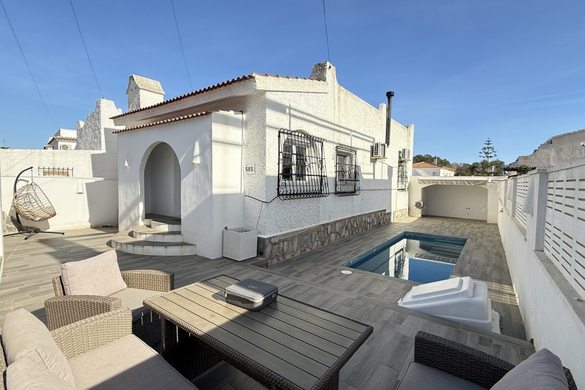 Återförsäljning - Villa -
Villamartin - Costa Blanca