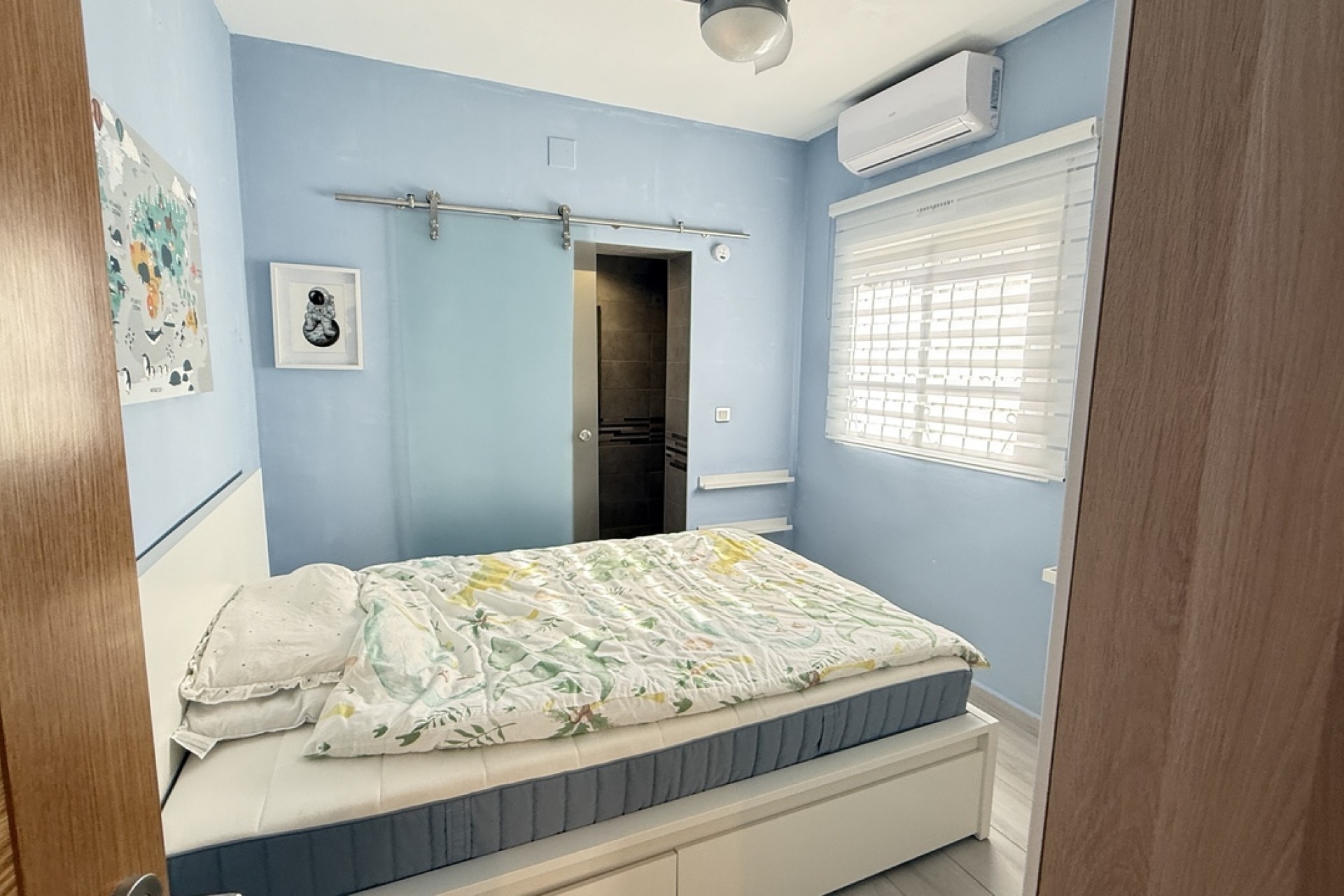 Återförsäljning - Villa -
Villamartin - Costa Blanca