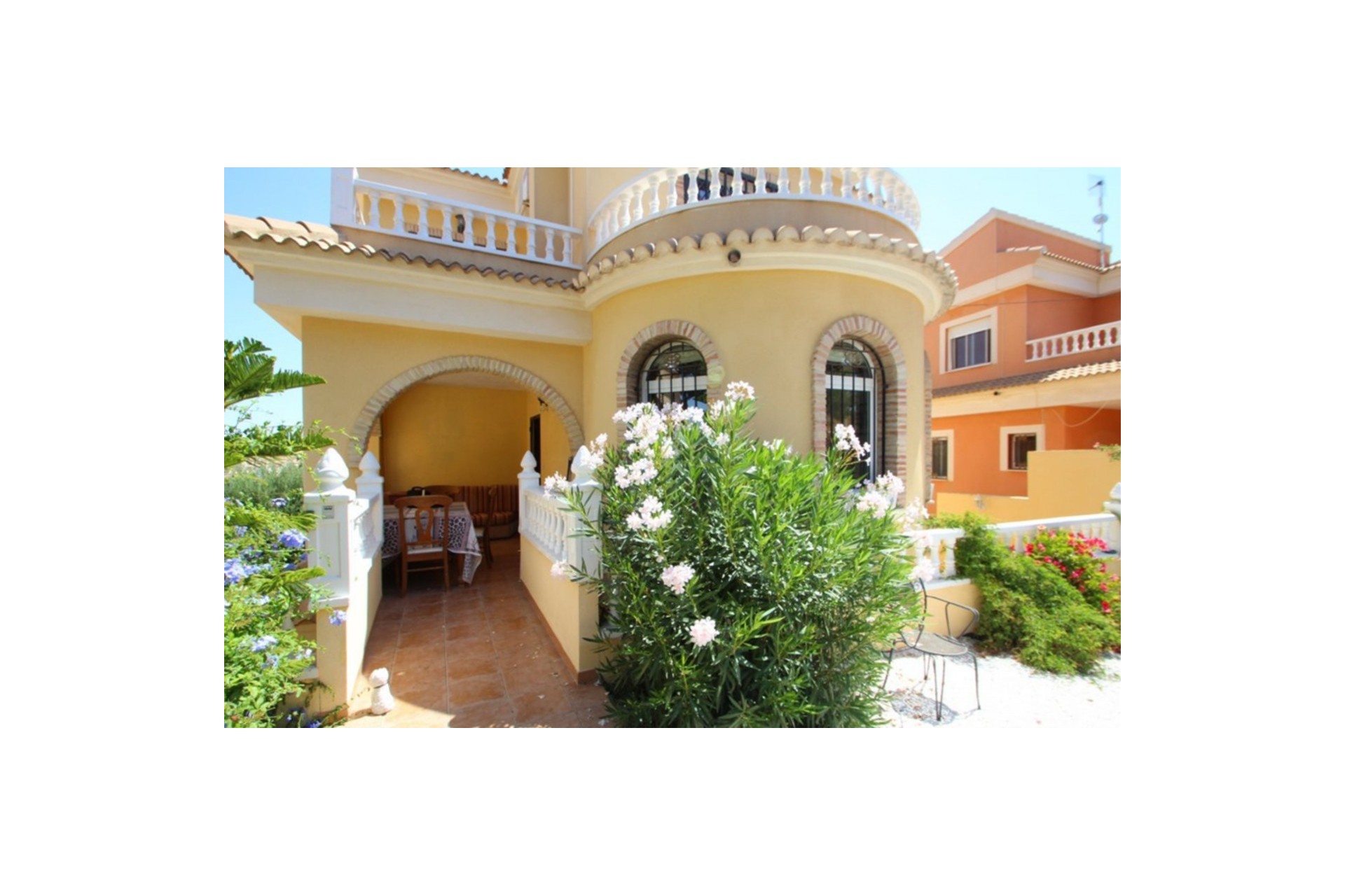Återförsäljning - Villa -
Villamartin - Costa Blanca