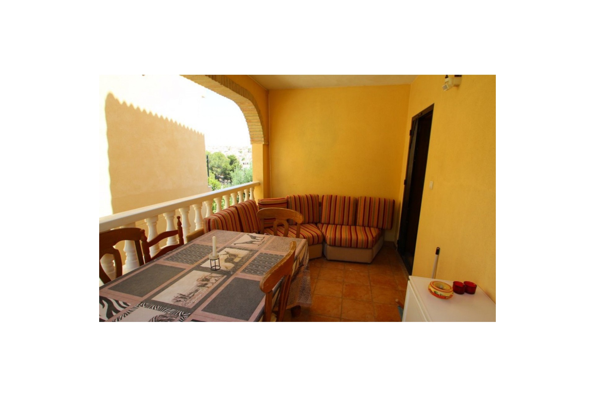 Återförsäljning - Villa -
Villamartin - Costa Blanca