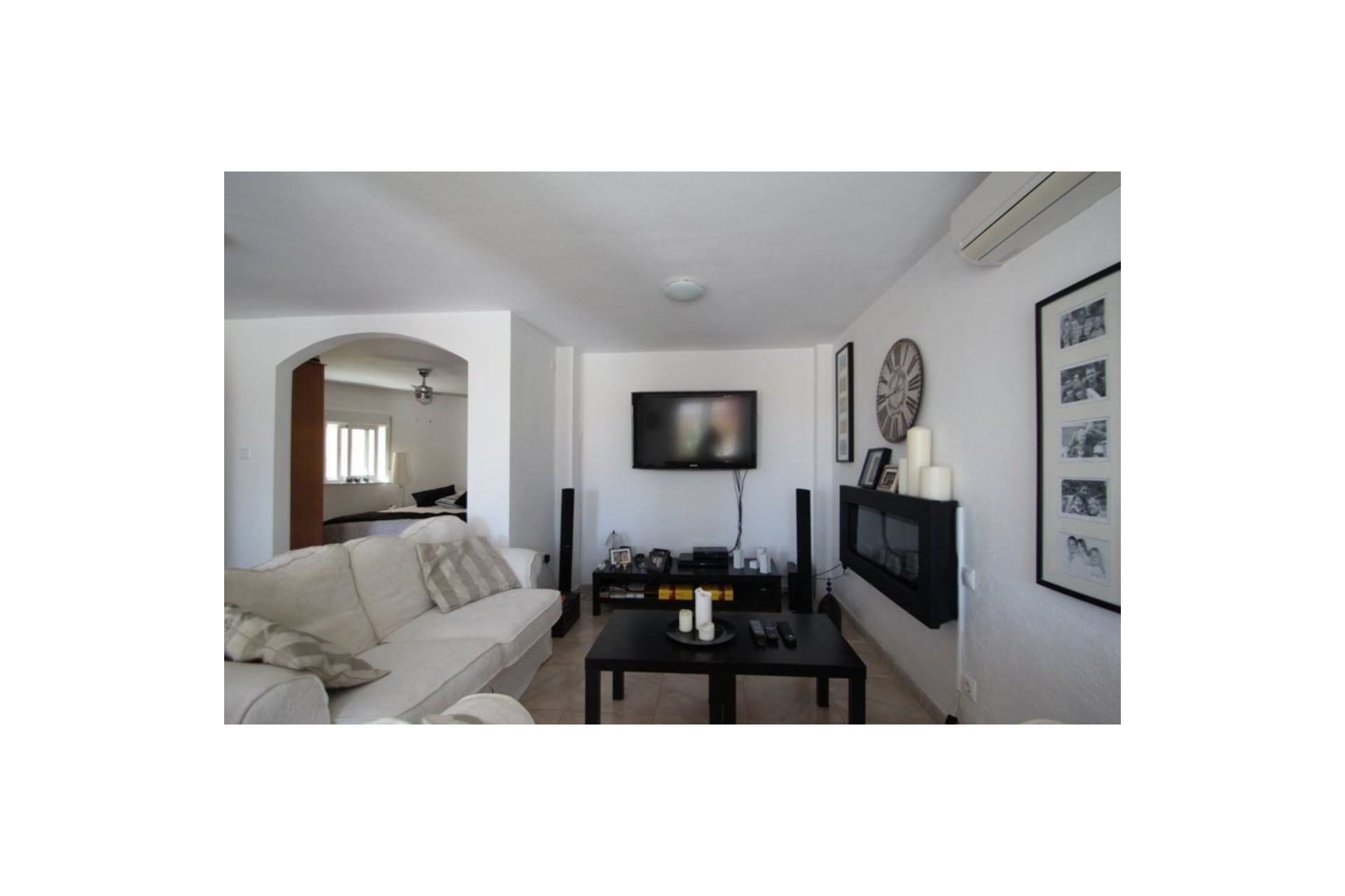 Återförsäljning - Villa -
Villamartin - Costa Blanca