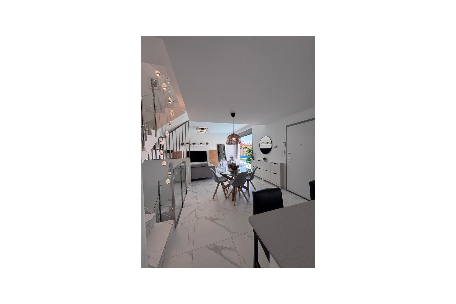 Återförsäljning - Villa -
Villamartin - Costa Blanca