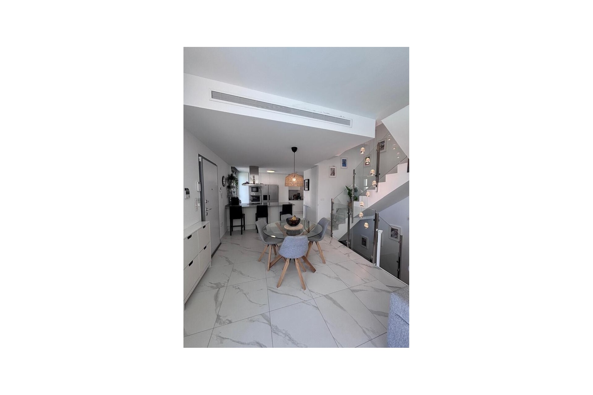 Återförsäljning - Villa -
Villamartin - Costa Blanca