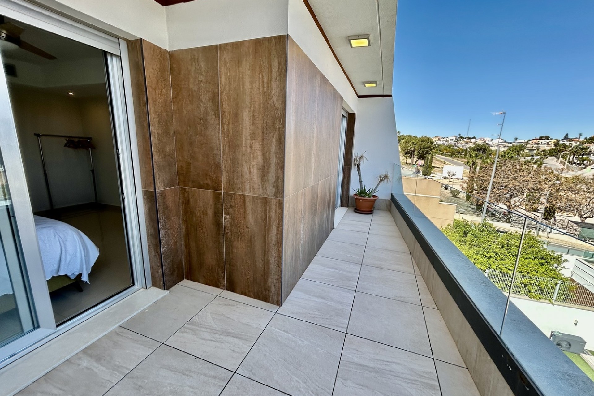 Återförsäljning - Villa -
Villamartin - Costa Blanca