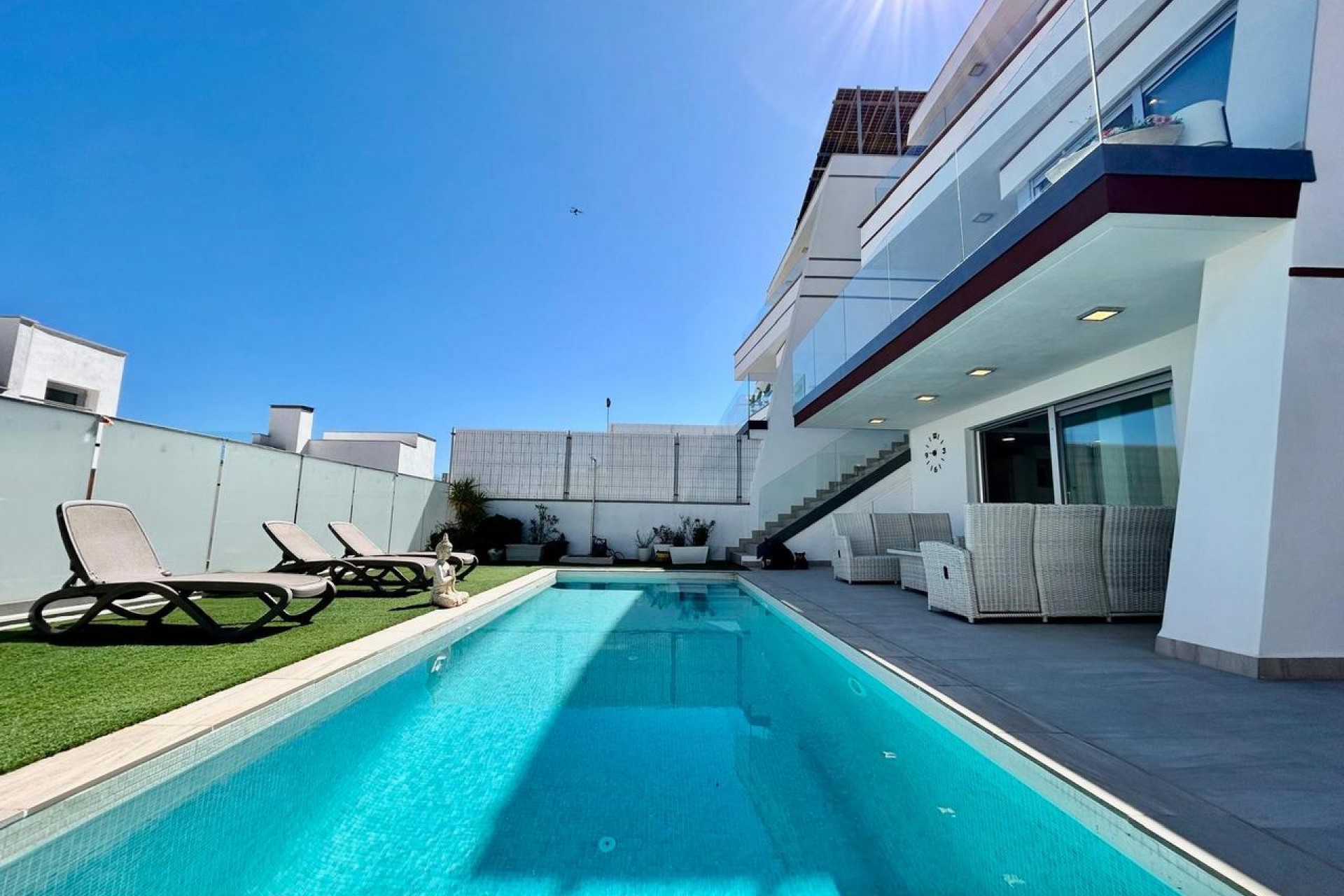 Återförsäljning - Villa -
Villamartin - Costa Blanca