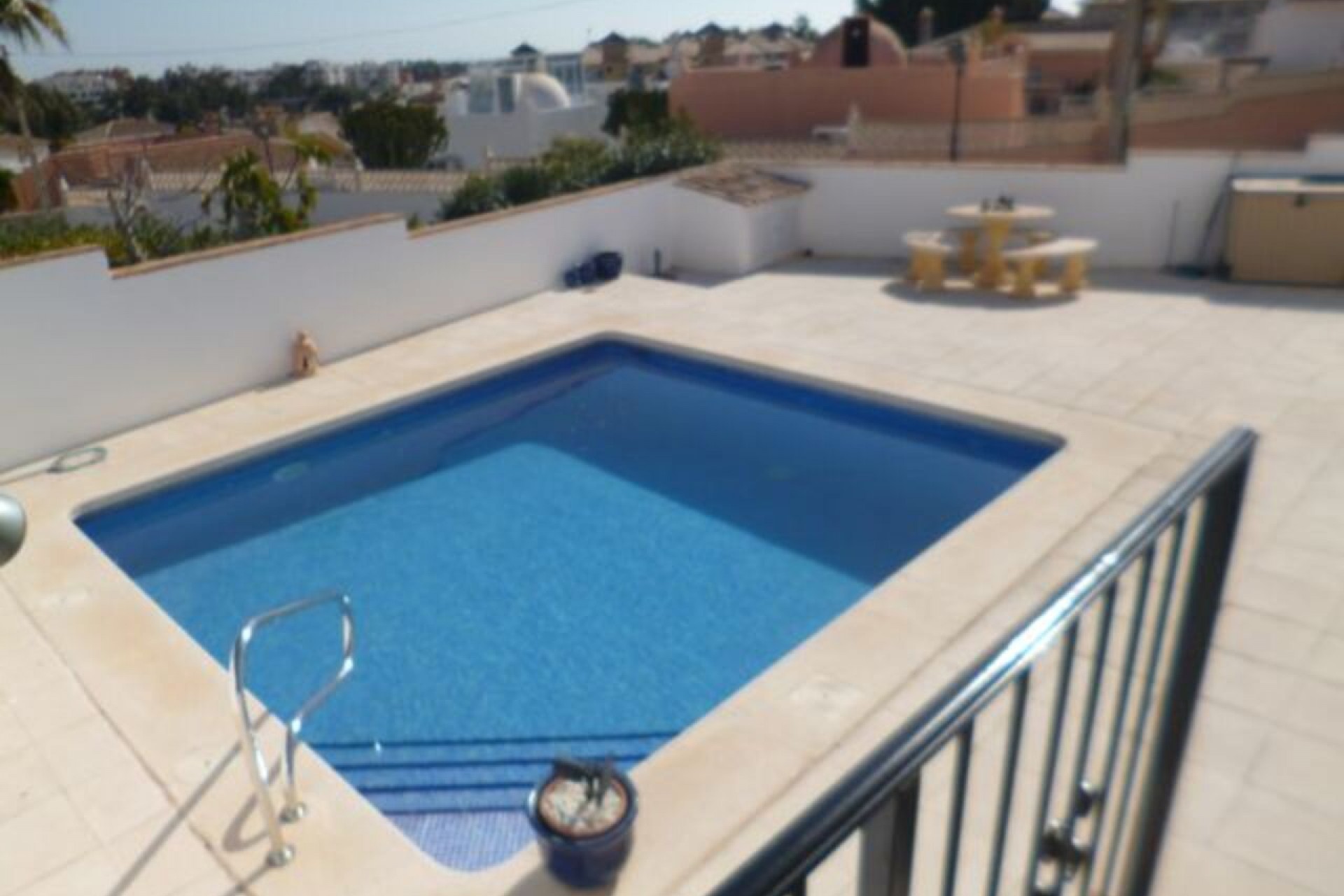 Återförsäljning - Villa -
Villamartin - Costa Blanca