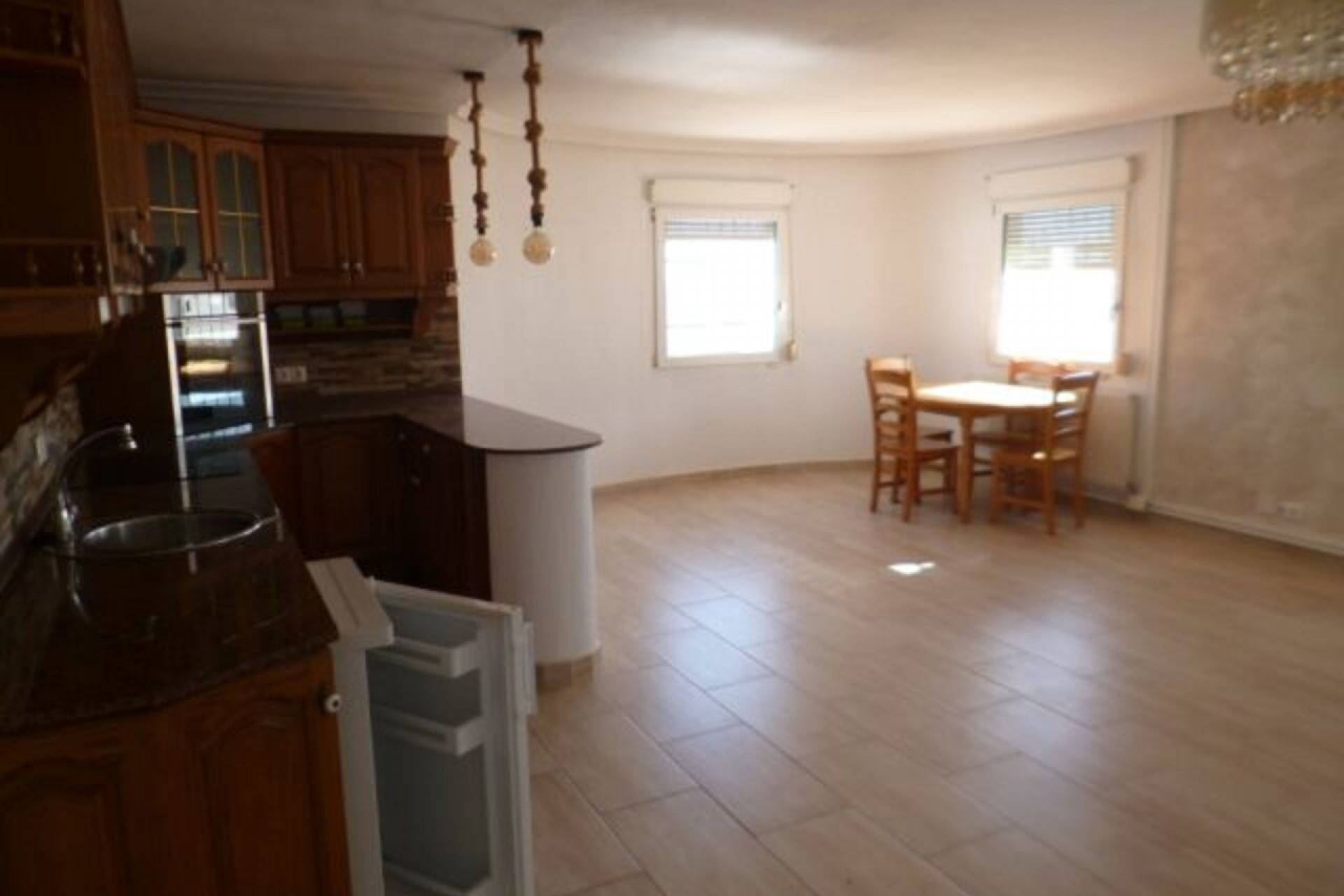 Återförsäljning - Villa -
Villamartin - Costa Blanca