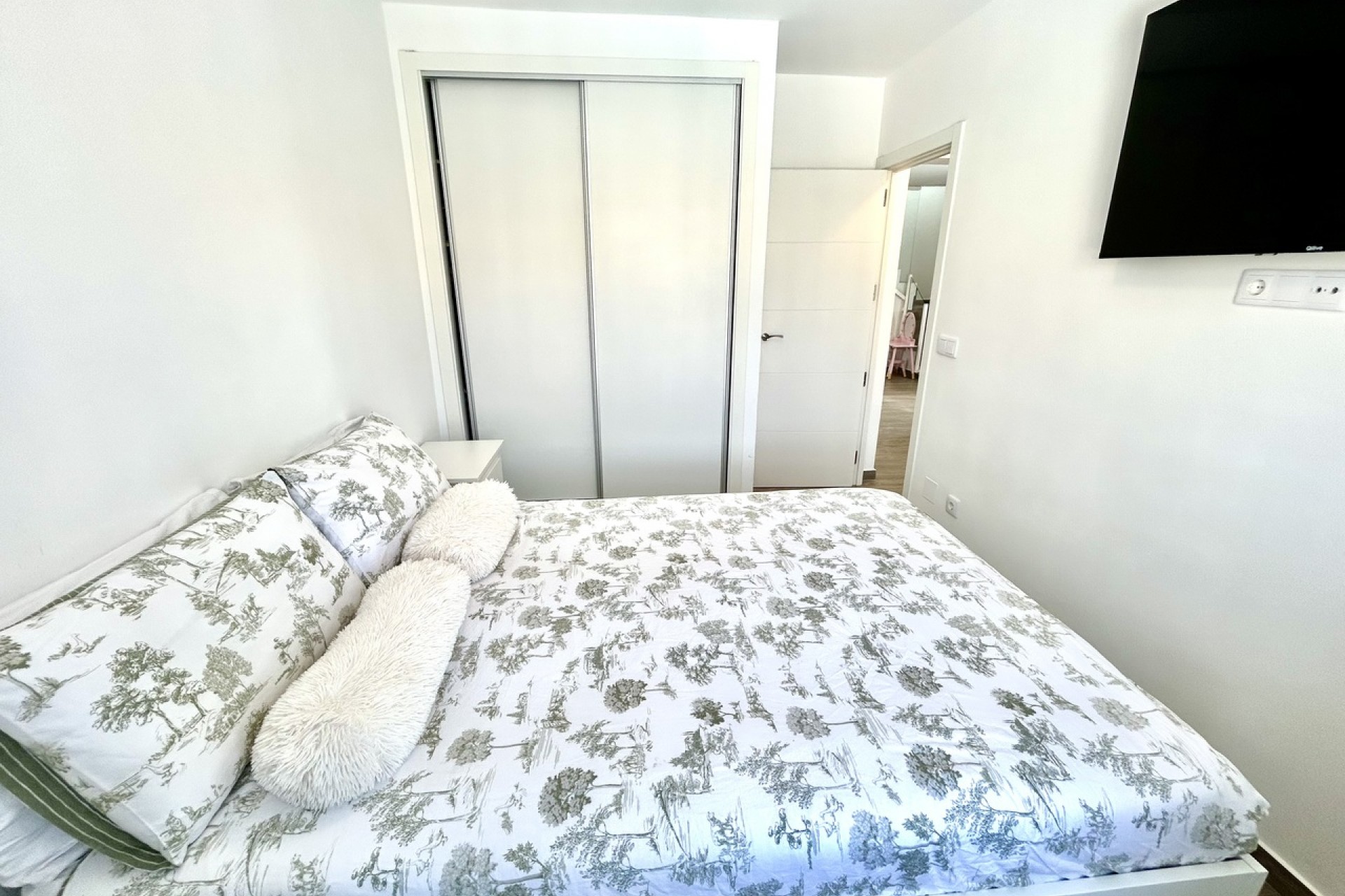 Återförsäljning - Villa -
Villamartin - Costa Blanca