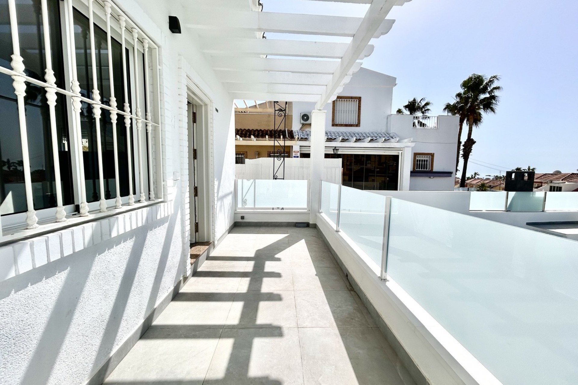 Återförsäljning - Villa -
Villamartin - Costa Blanca