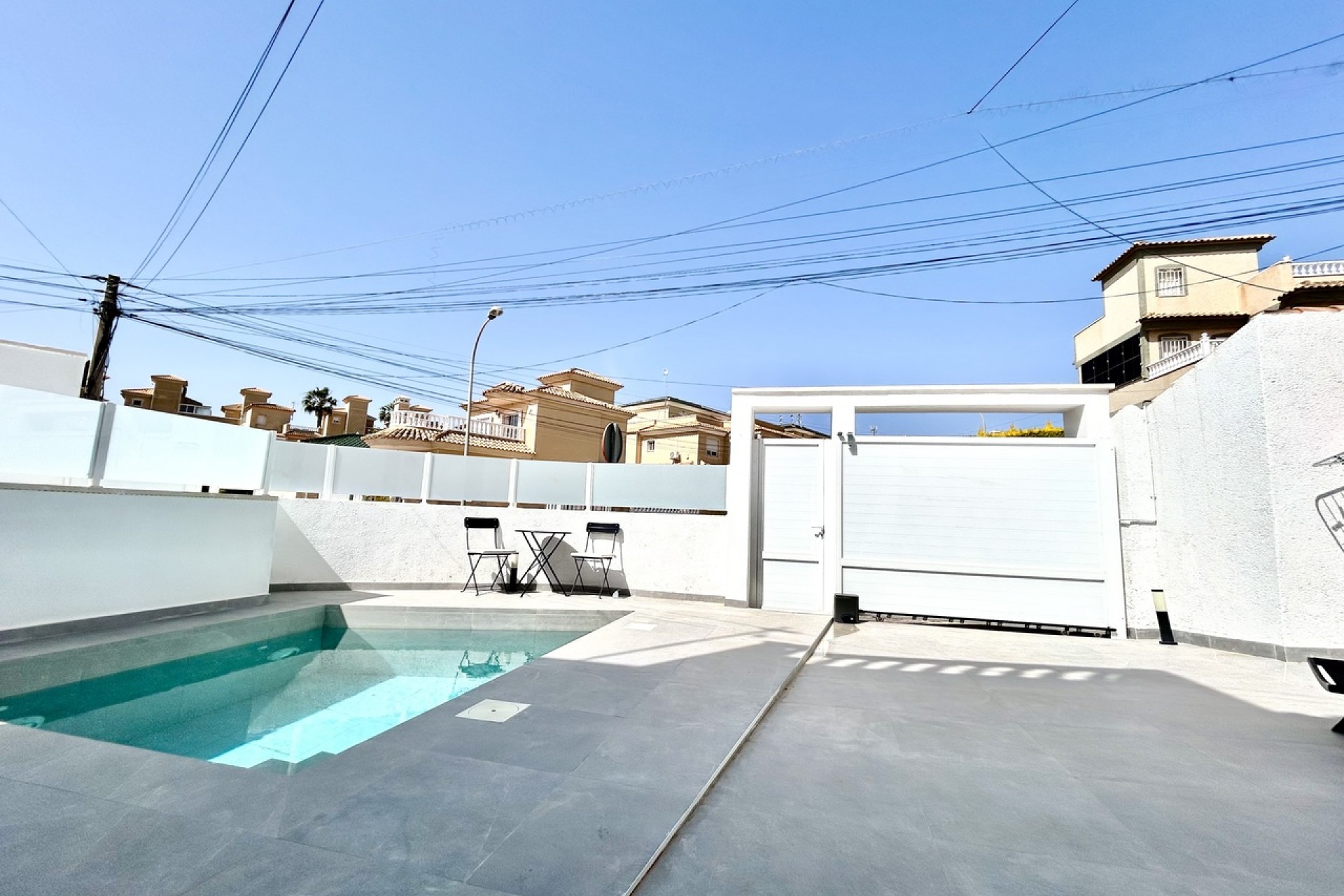 Återförsäljning - Villa -
Villamartin - Costa Blanca