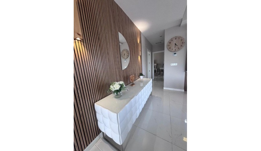 Återförsäljning - Villa -
Villamartin - Costa Blanca