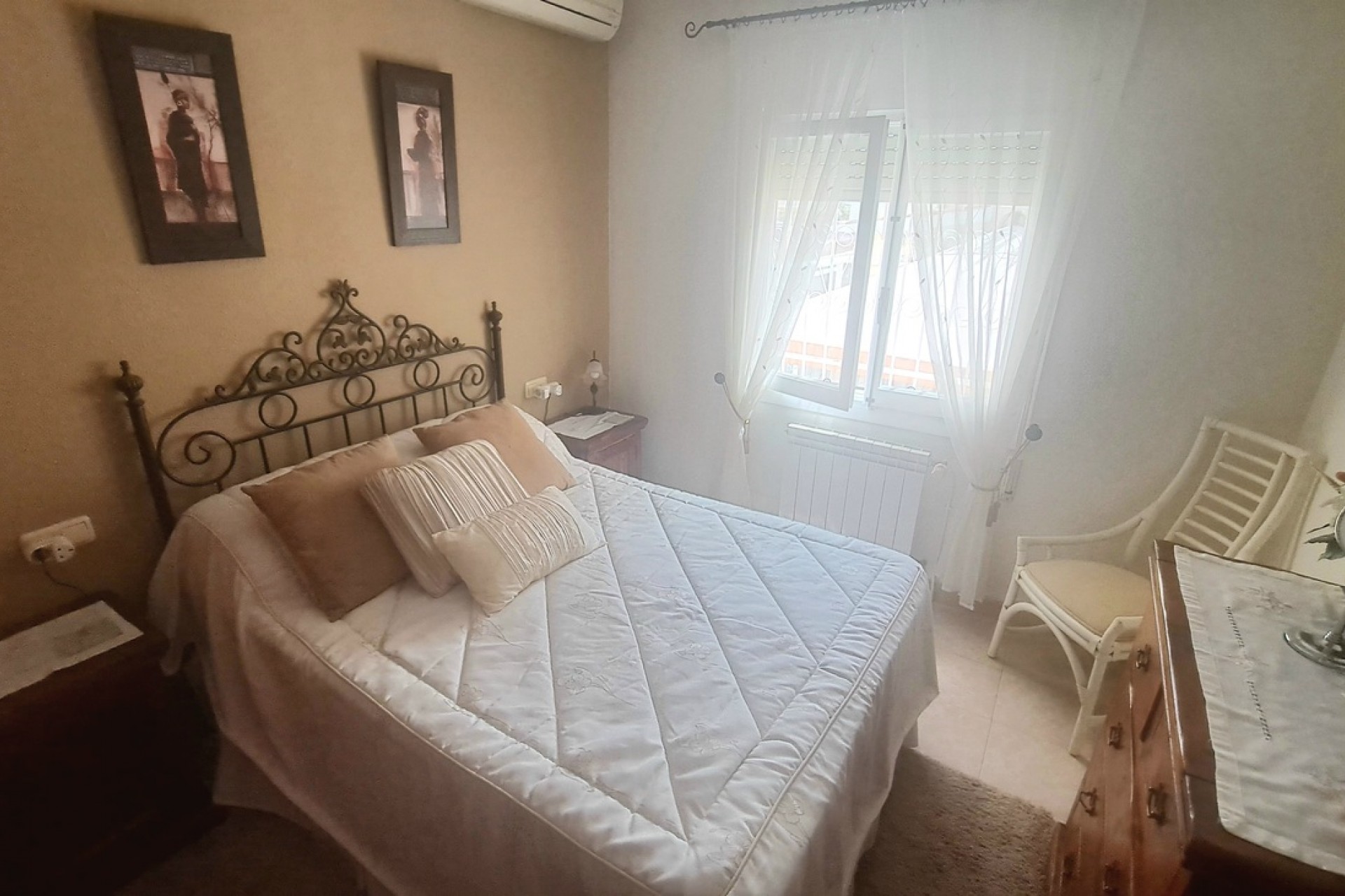 Återförsäljning - Villa -
Villamartin - Costa Blanca