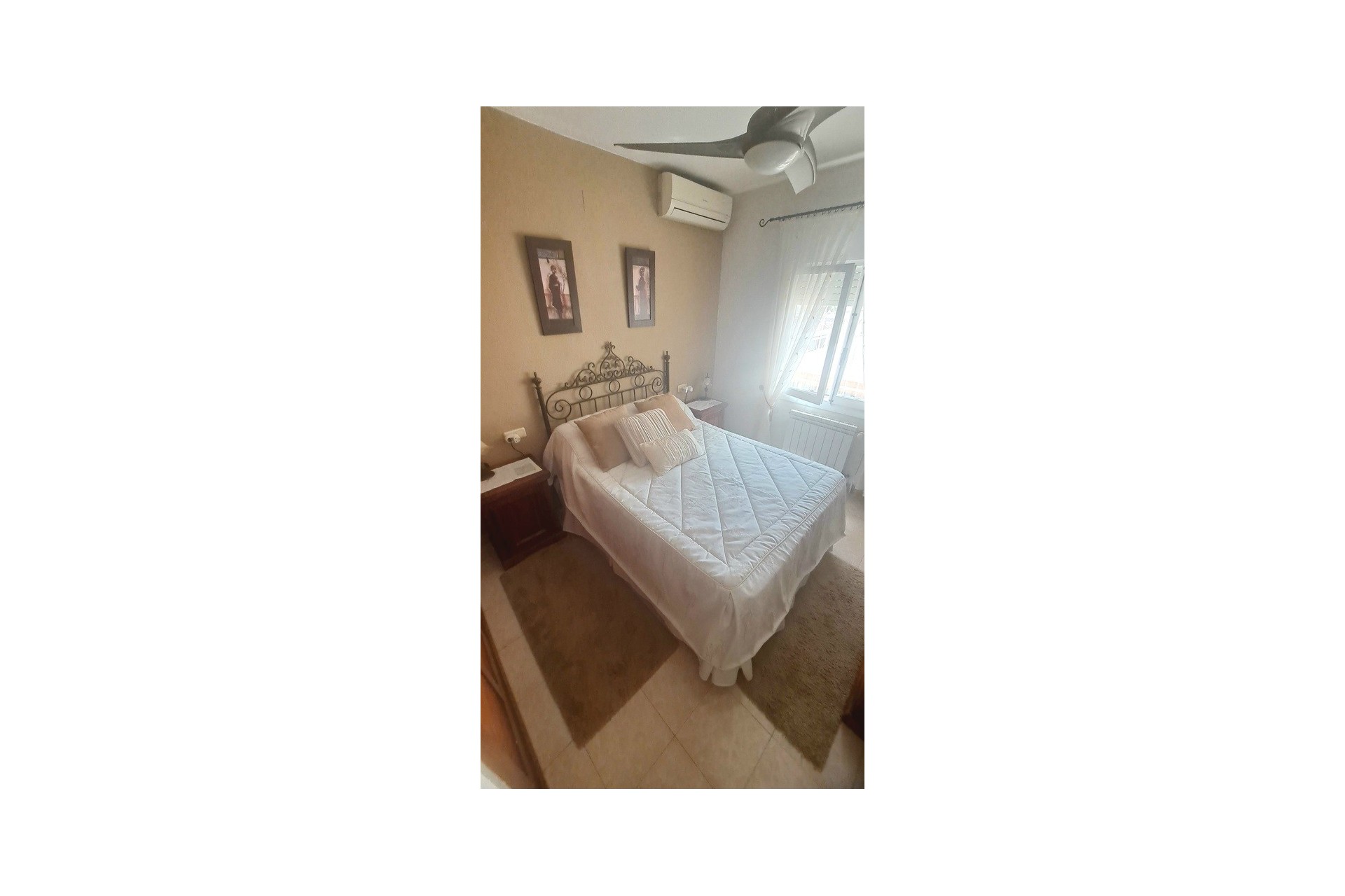 Återförsäljning - Villa -
Villamartin - Costa Blanca