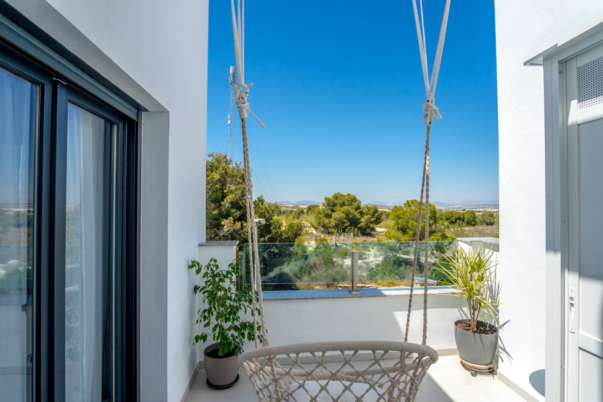 Återförsäljning - Villa -
Villamartin - Costa Blanca