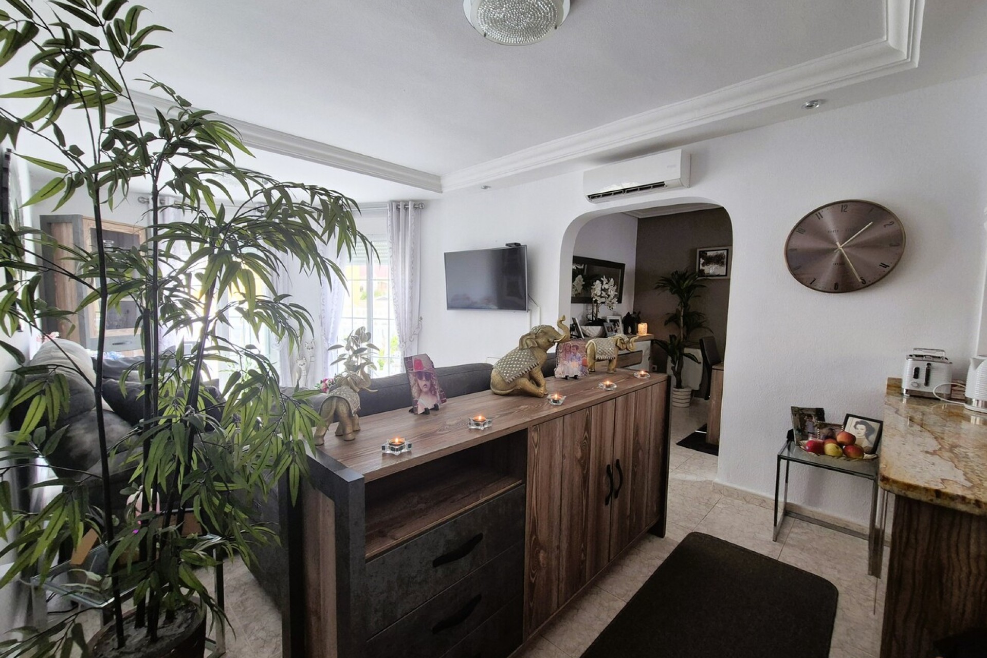 Återförsäljning - Villa -
Villamartin - Costa Blanca