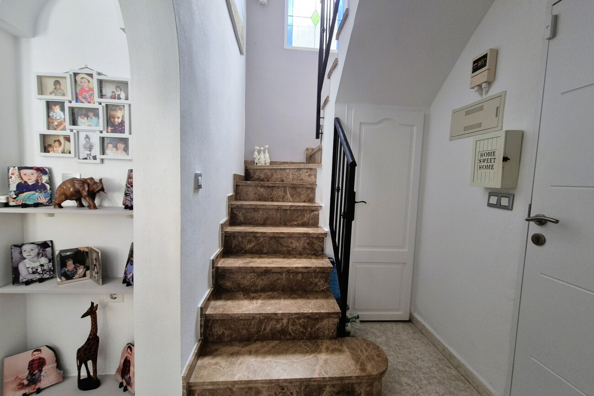Återförsäljning - Villa -
Villamartin - Costa Blanca
