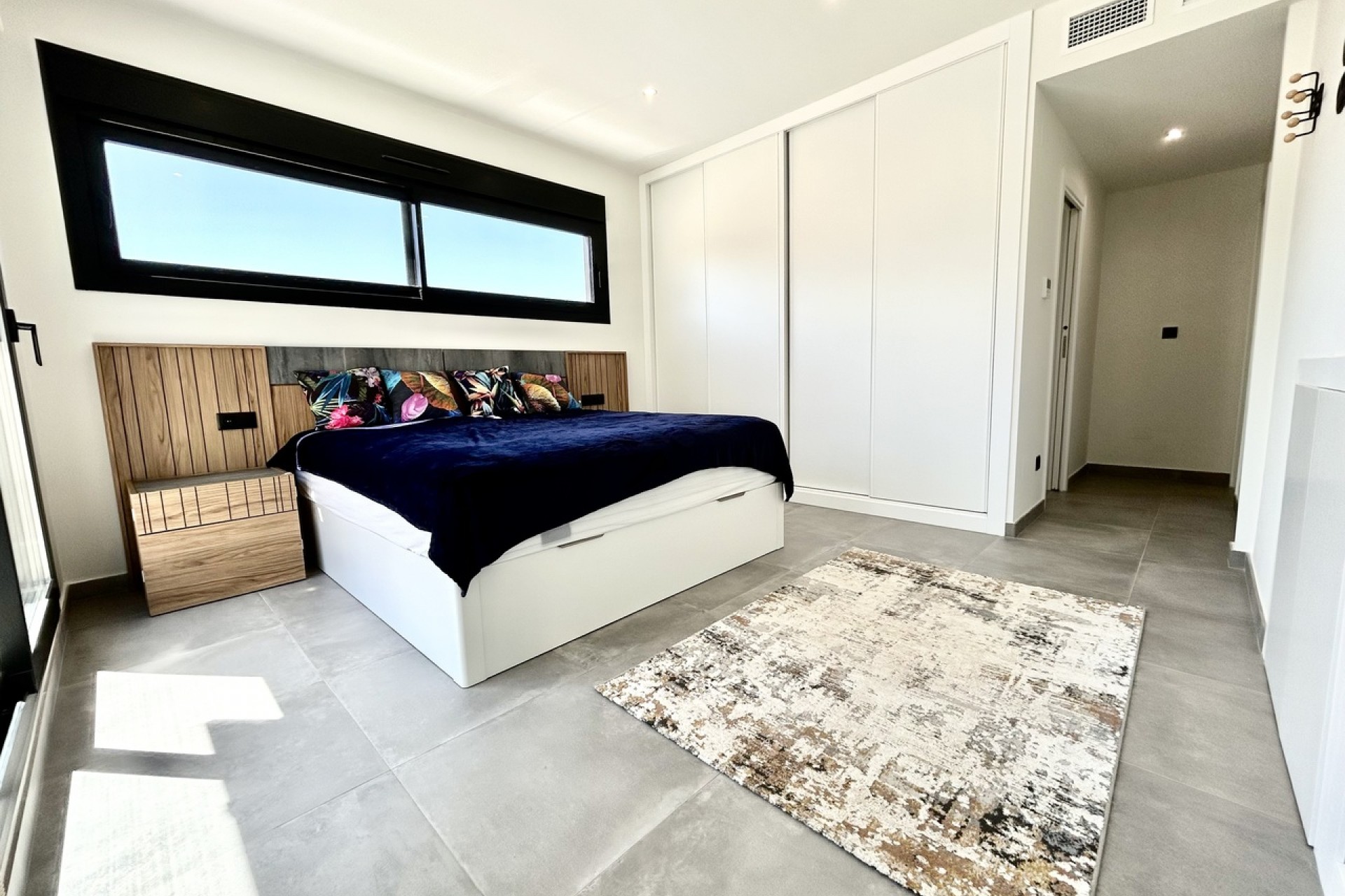 Återförsäljning - Villa -
Villamartin - Costa Blanca
