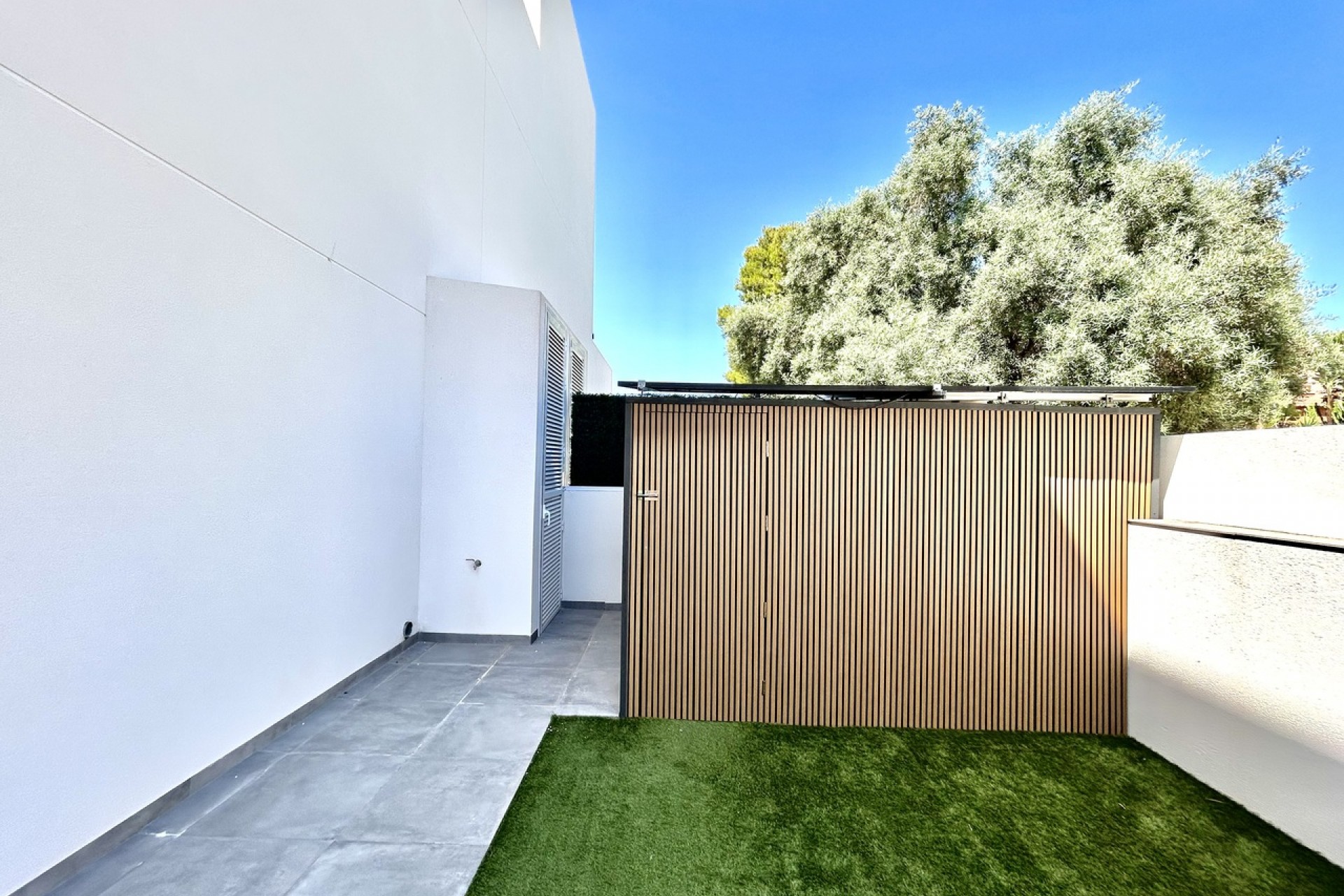 Återförsäljning - Villa -
Villamartin - Costa Blanca